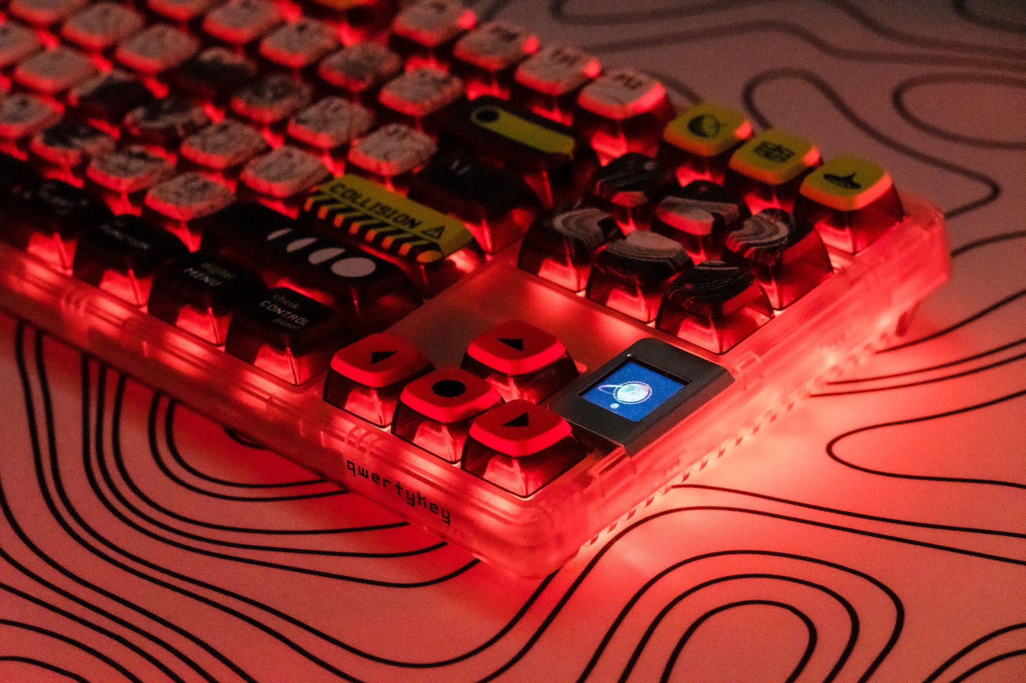 QwertyKey80 Astro Bluetooth Vezeték nélküli Hotswap RGB QMK/VIA-L Gasket Rögzített Mechanikus Játékbillentyűzet Képernyővel