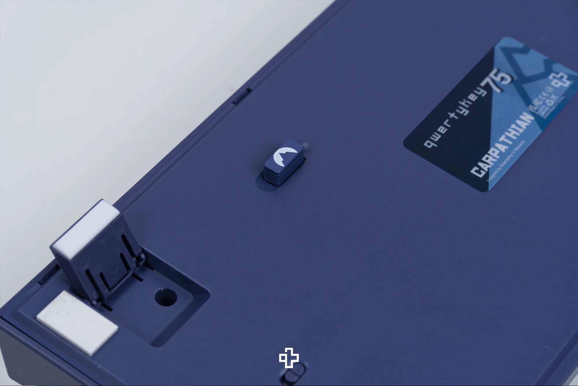 QwertyKey75 Kárpátaljai Bluetooth Vezeték nélküli Hotswap RGB VIA/QMK Gasket Rögzített Mechanikus Játékbillentyűzet