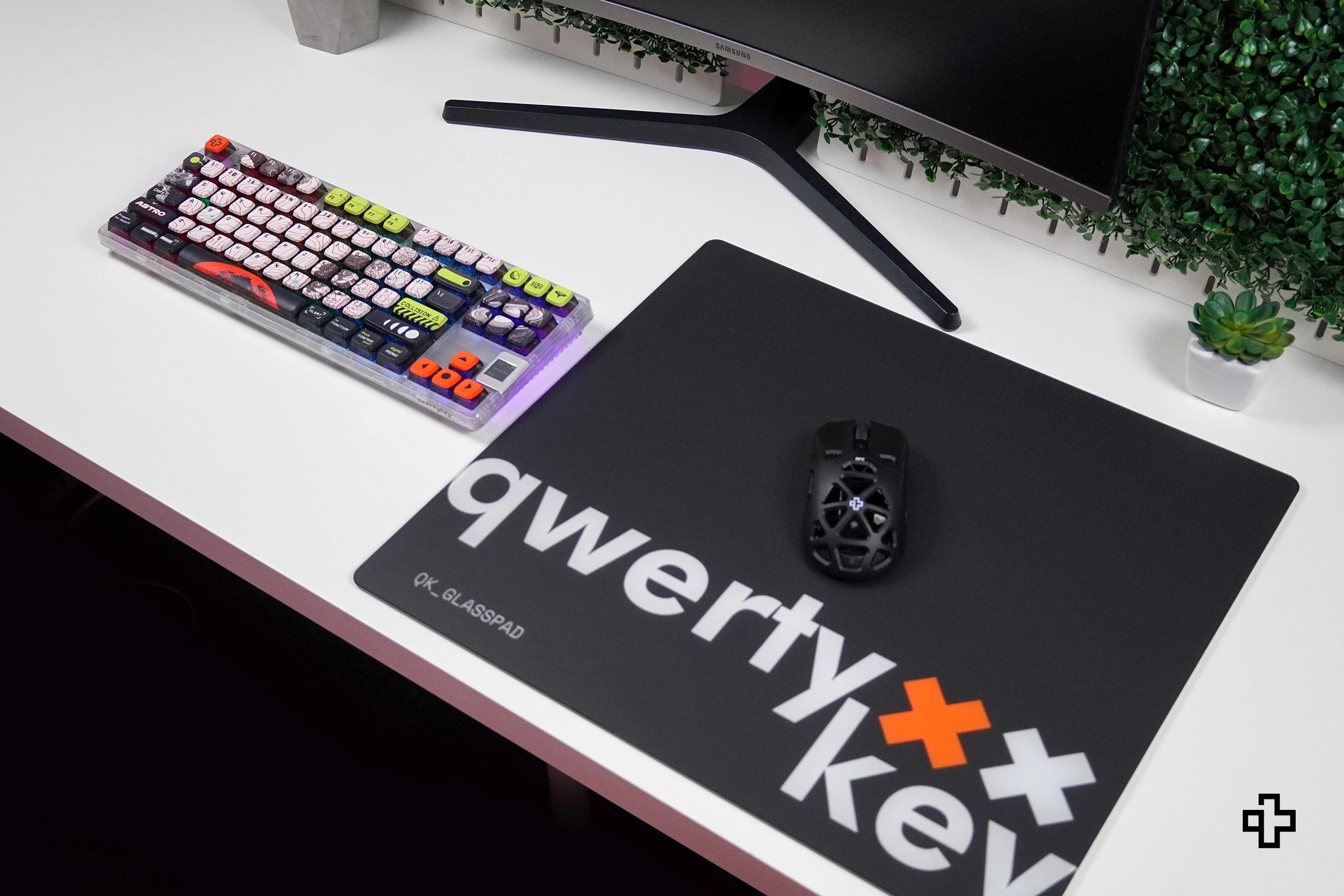 Játékegérpad QwertyKey Esports Üveg 3.2mm Csúszásgátló TPU