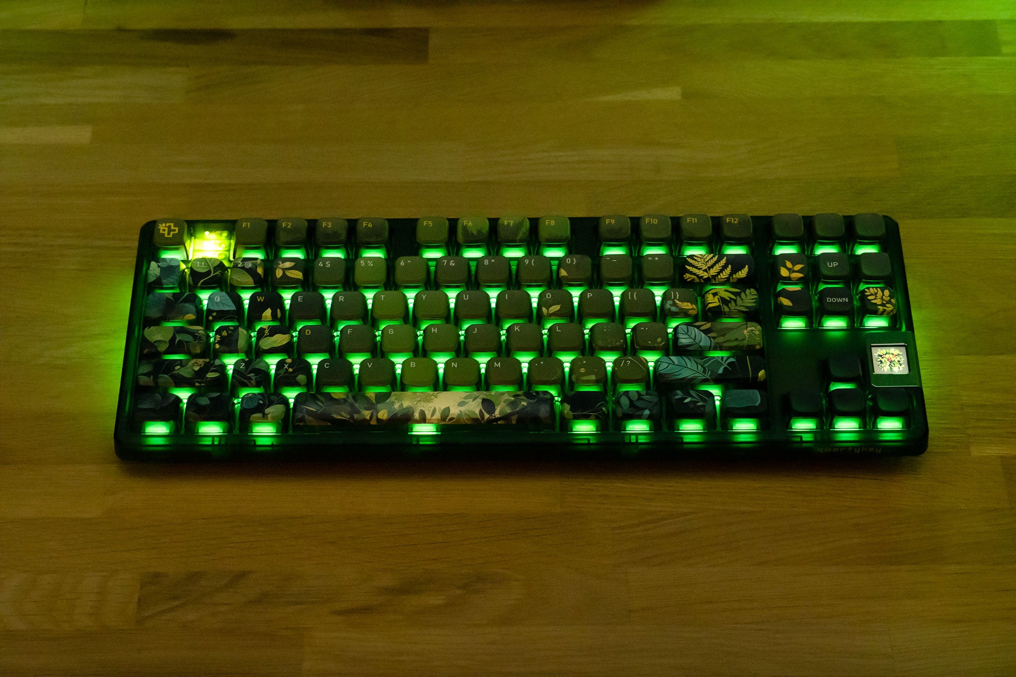 QwertyKey80 Leaf Bluetooth Vezeték nélküli Hotswap RGB QMK/VIA Gasket Rögzített Mechanikus Játékbillentyűzet Képernyővel