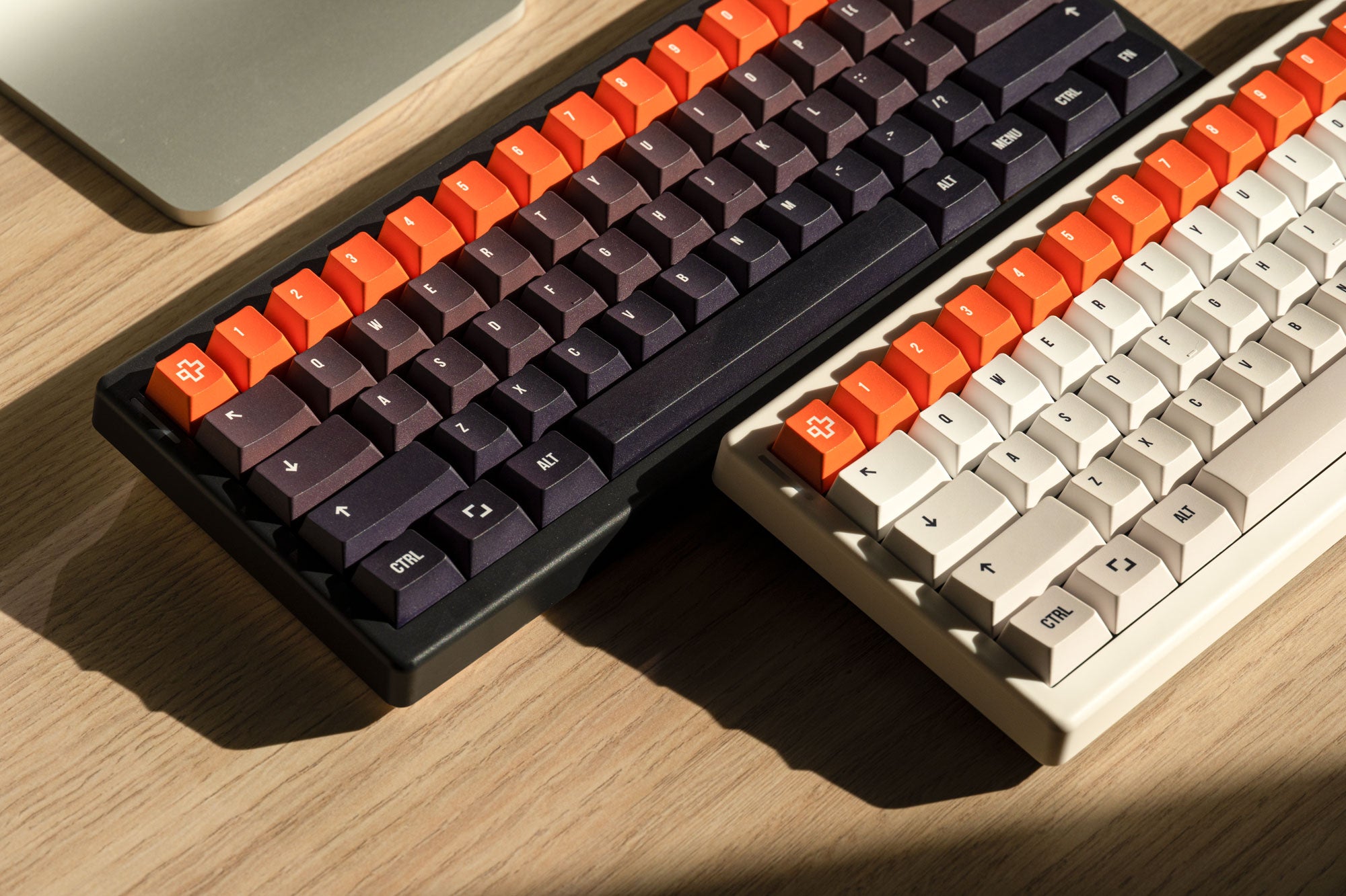 QwertyKey61 PRO Alba Hotswap RGB VIA Gasket Mounted Mechanikus Játékbillentyűzet
