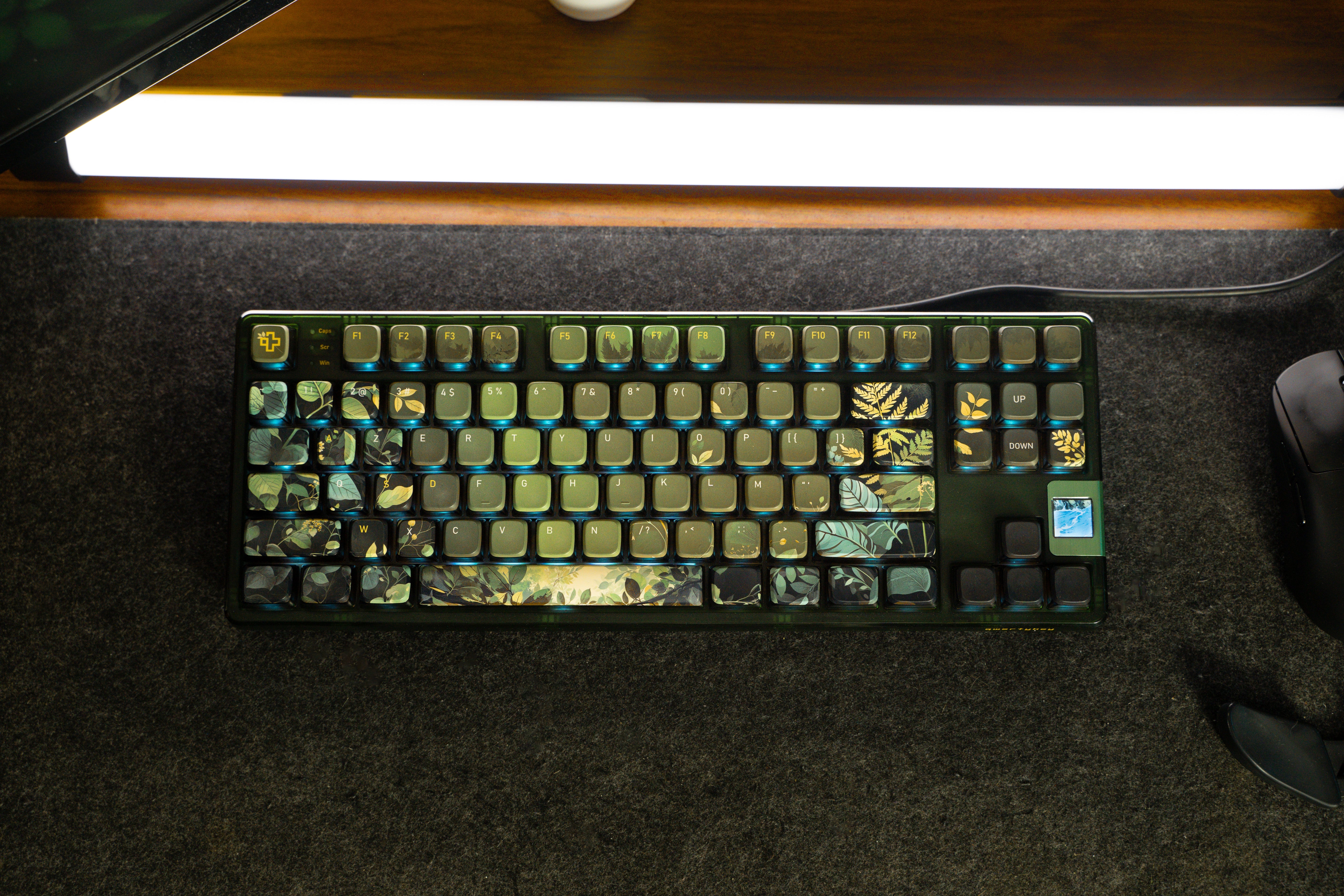 QwertyKey80 Leaf Bluetooth Vezeték nélküli Hotswap RGB QMK/VIA Gasket Rögzített Mechanikus Játékbillentyűzet Képernyővel