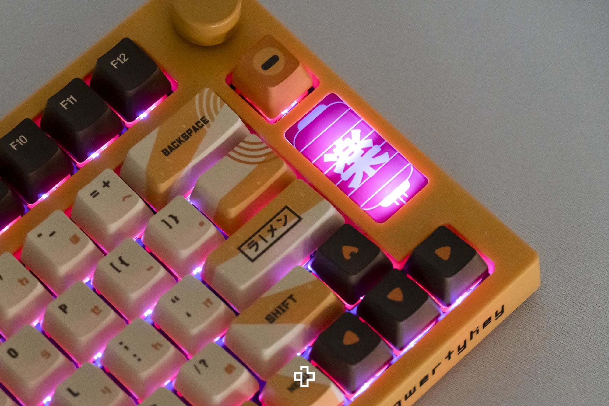 QwertyKey75 Ramen Bluetooth Vezeték nélküli Hotswap RGB Gasket Mounted Mechanikus Játékbillentyűzet