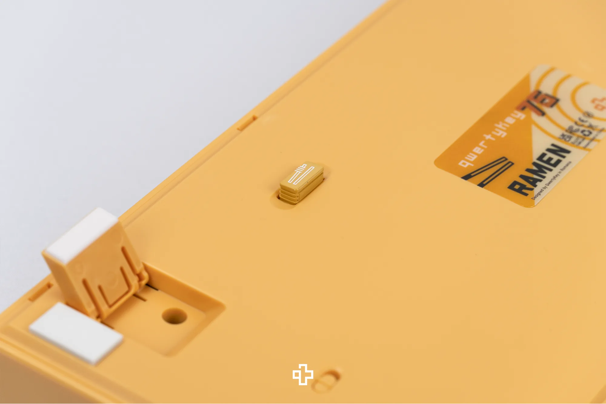 QwertyKey75 Ramen Bluetooth Vezeték nélküli Hotswap RGB Gasket Mounted Mechanikus Játékbillentyűzet