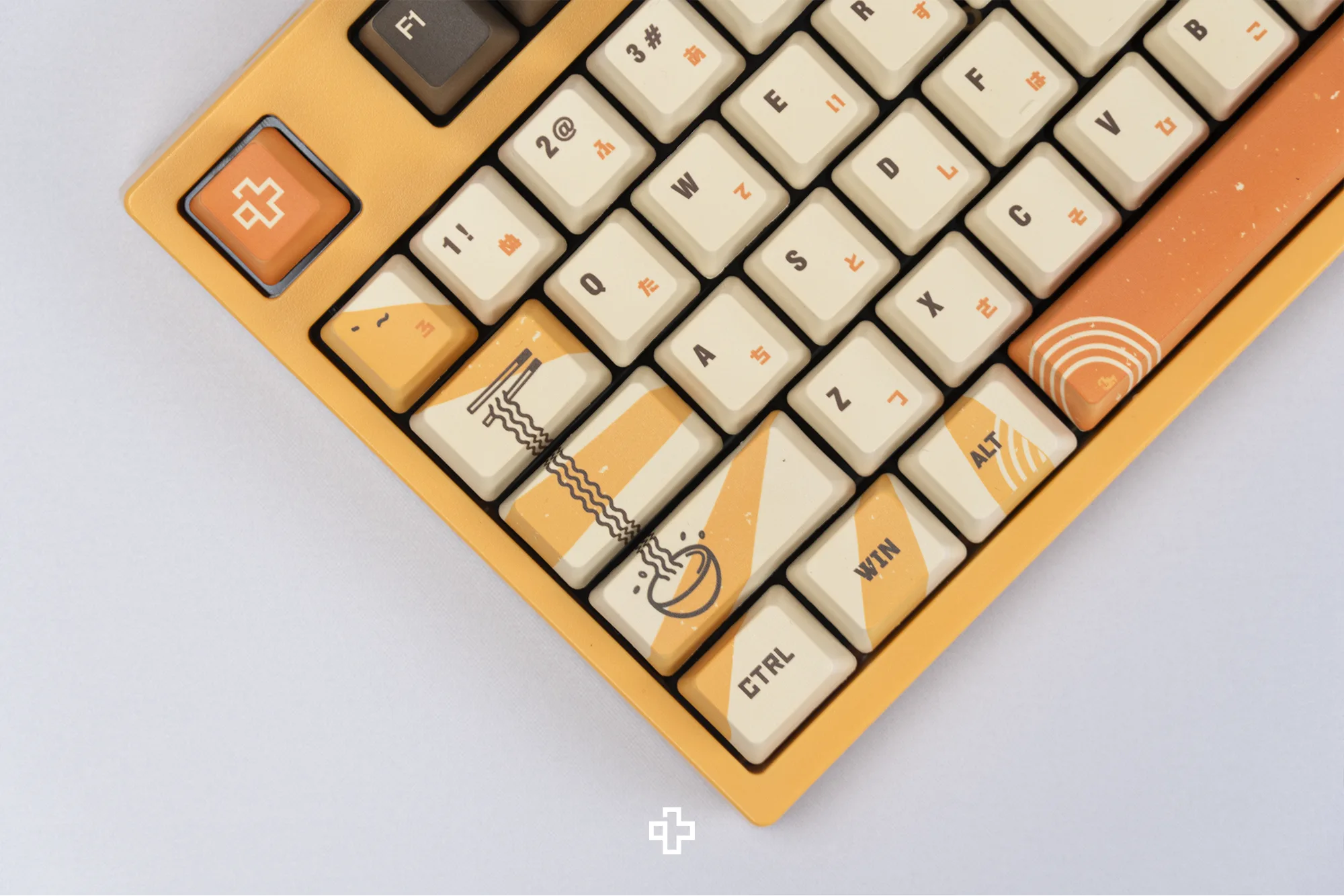 QwertyKey75 Ramen Bluetooth Vezeték nélküli Hotswap RGB Gasket Mounted Mechanikus Játékbillentyűzet