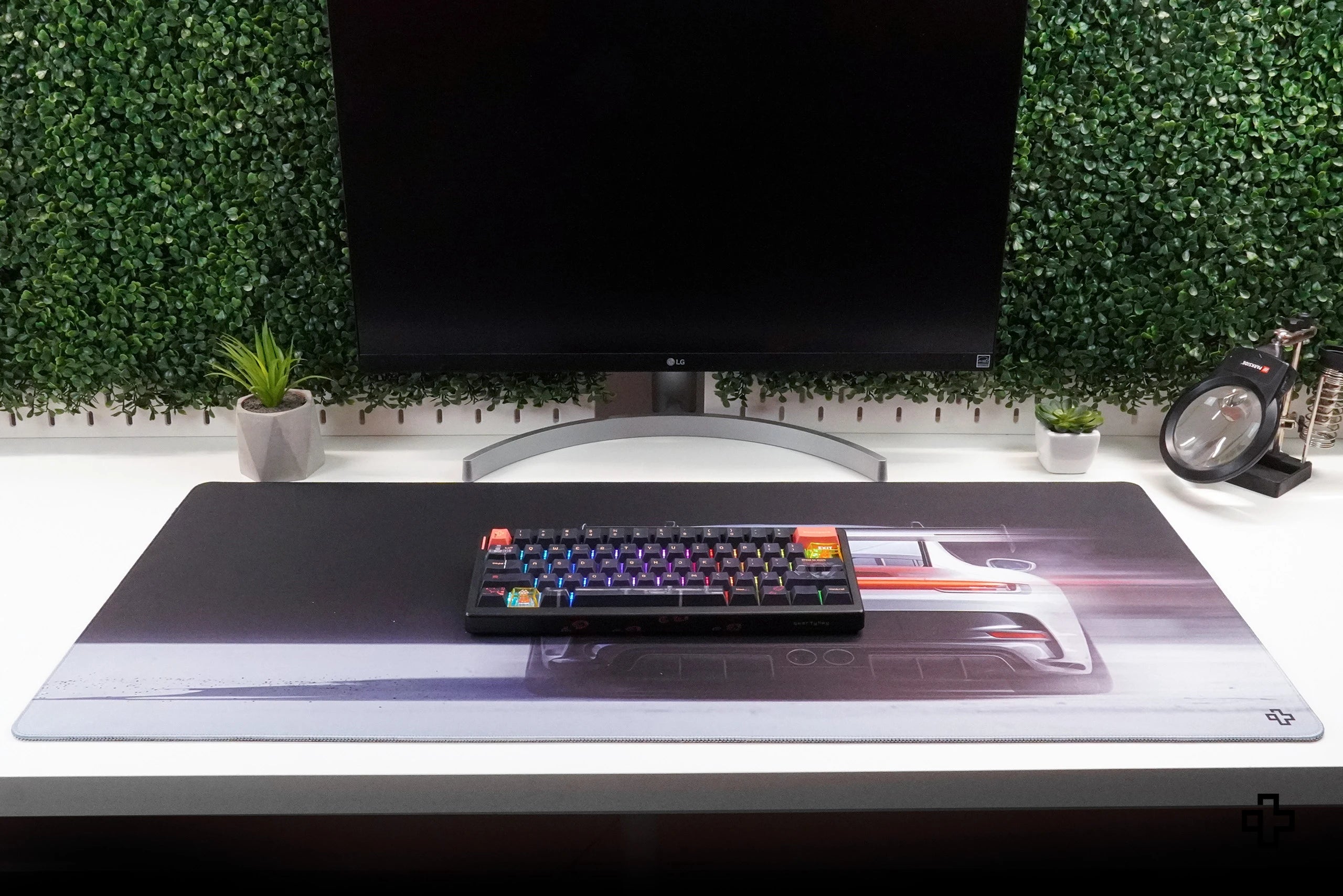 Deskmat Egérpad QwertyKey Autó GT 4mm szegélyezett szélek