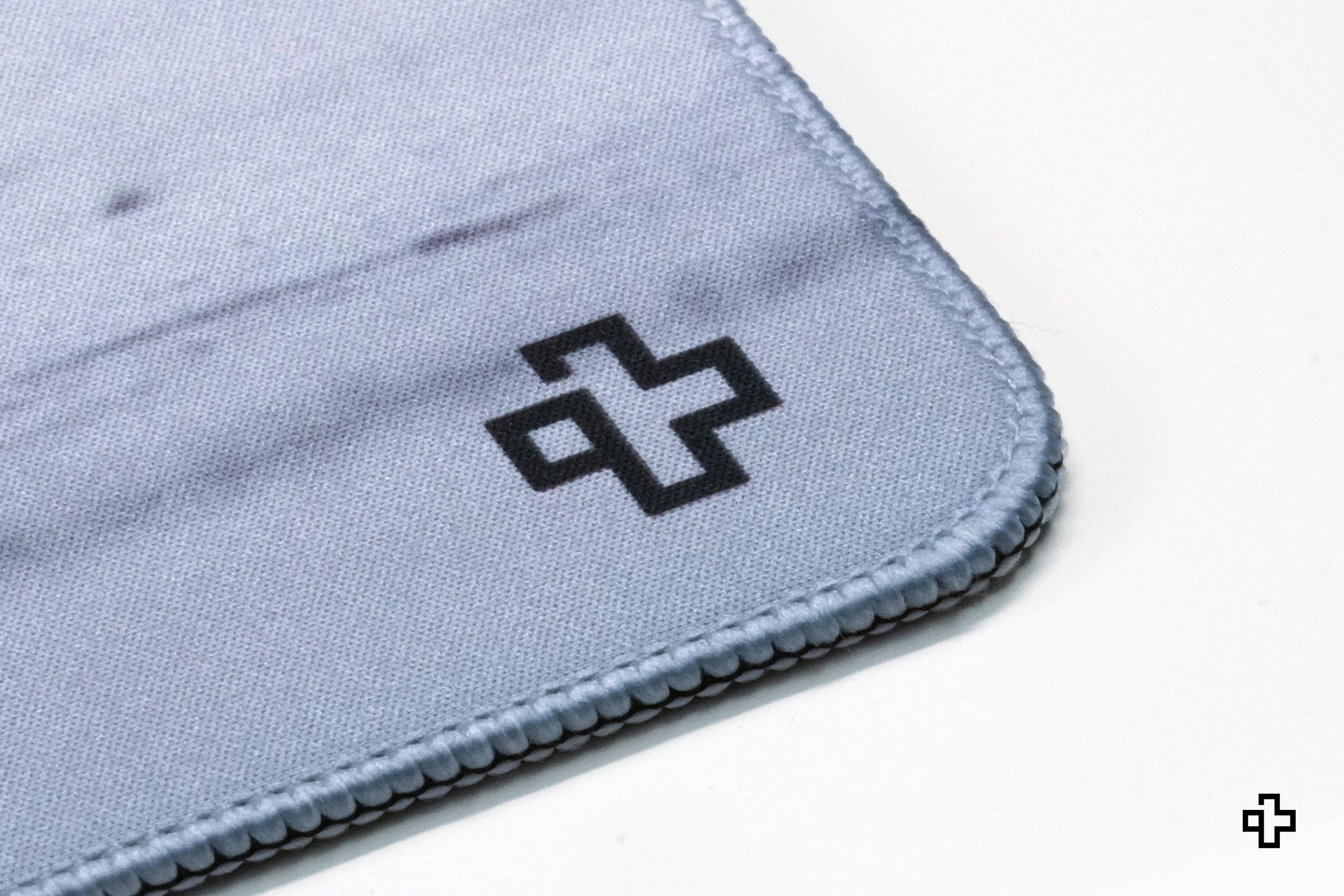 Deskmat Egérpad QwertyKey Autó GT 4mm szegélyezett szélek