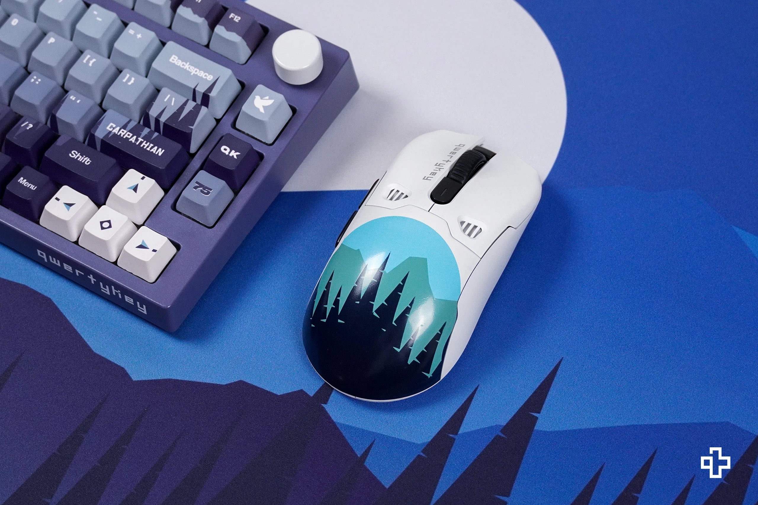 Cover Mouse QKM1 Kárpáti Fehér