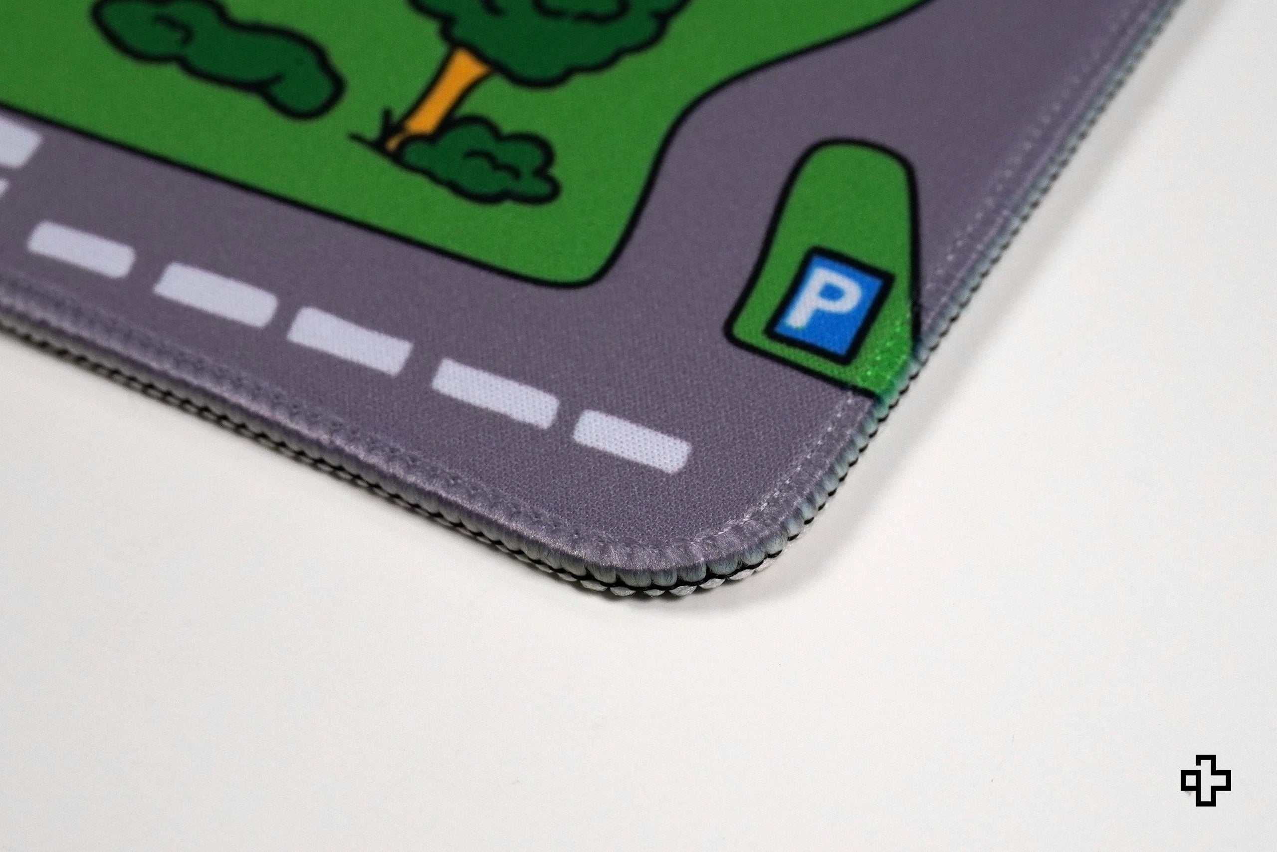 Deskmat Egérpad QwertyKey Nosztalgia Forgalmas Város 4mm szegélyezett szélek