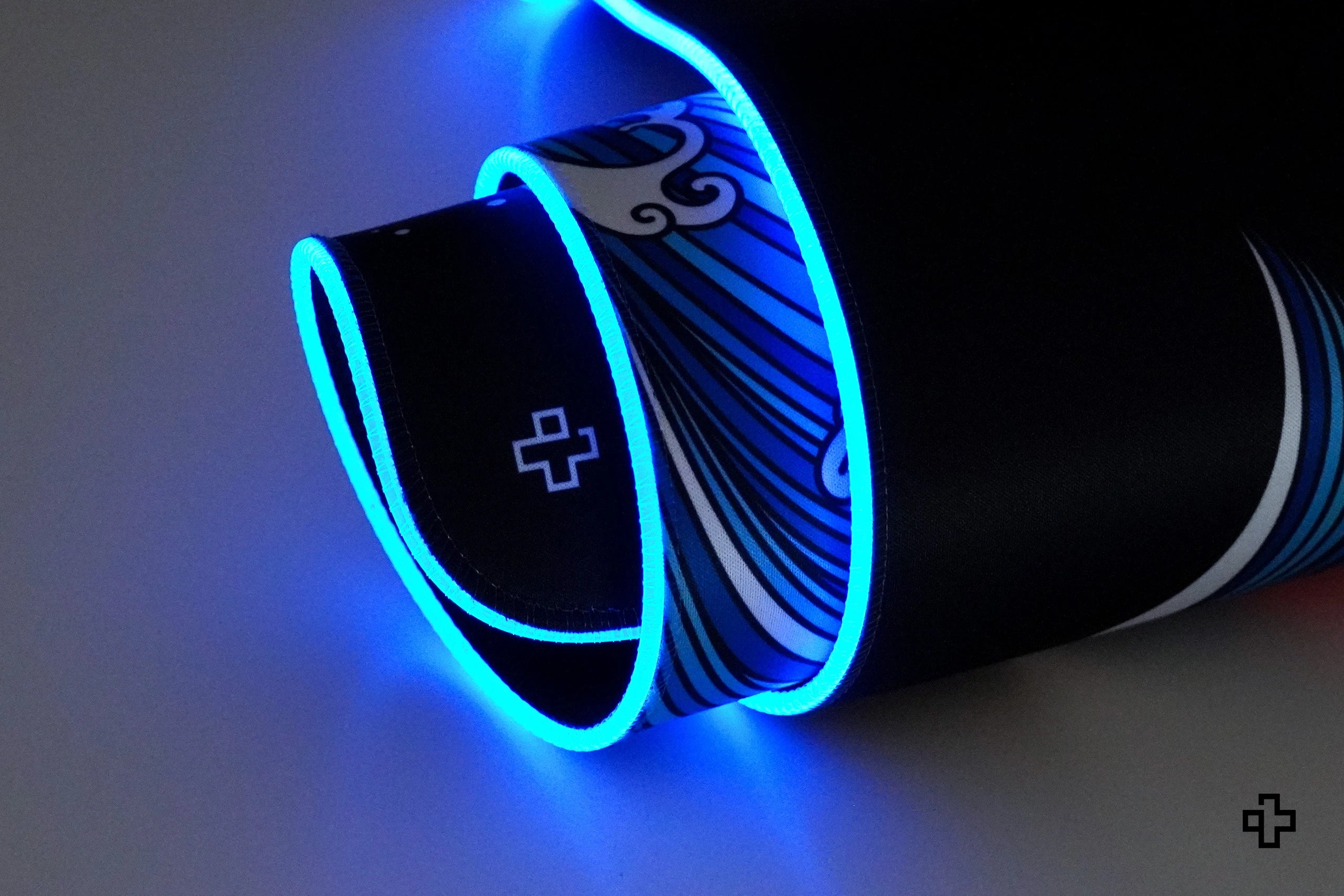 Deskmat Egéralátét QwertyKey RGB JapanWave 4mm szegélyezett szélek