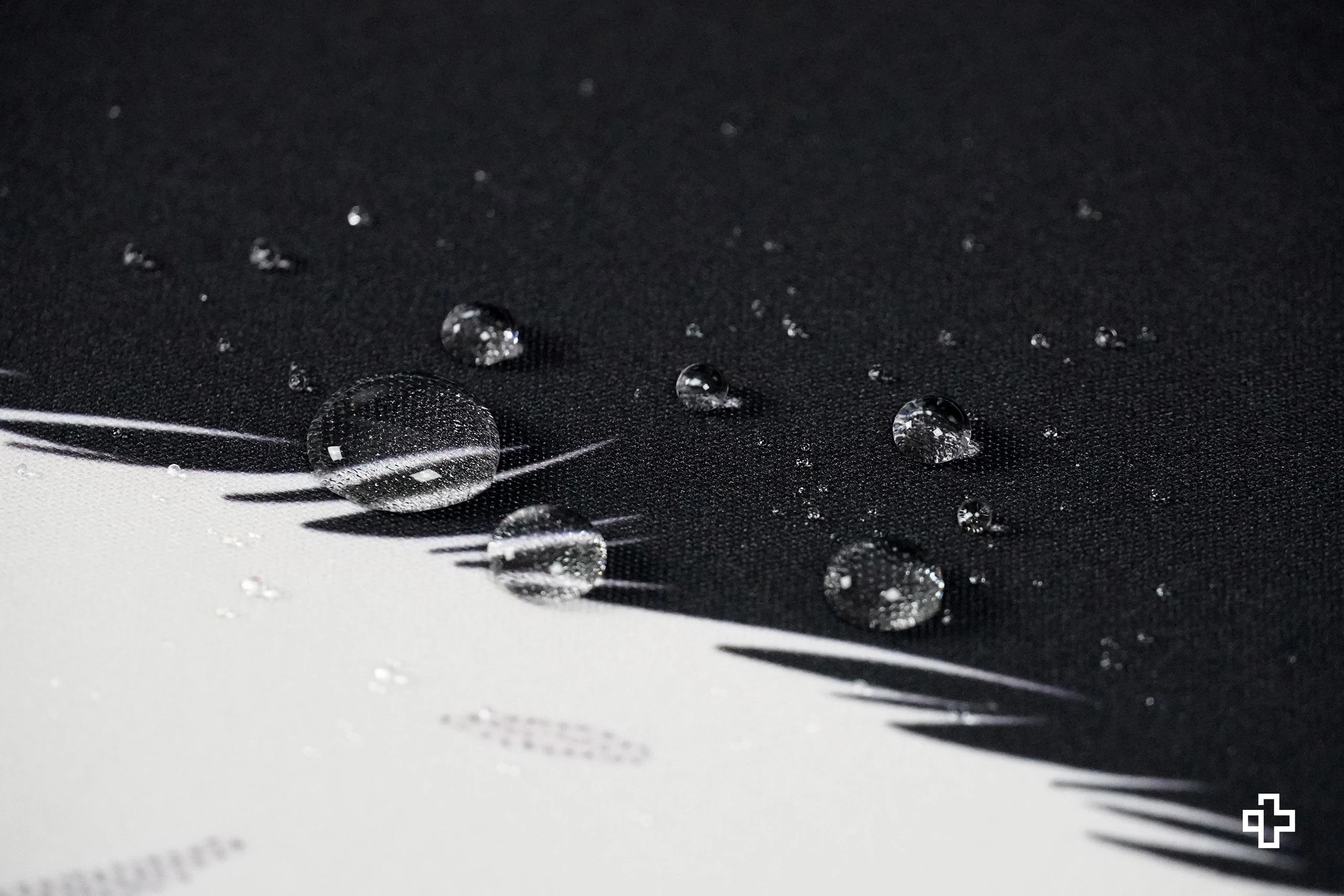 Deskmat Egéralj QwertyKey Fekete Macska 4mm szegélyezett szélek