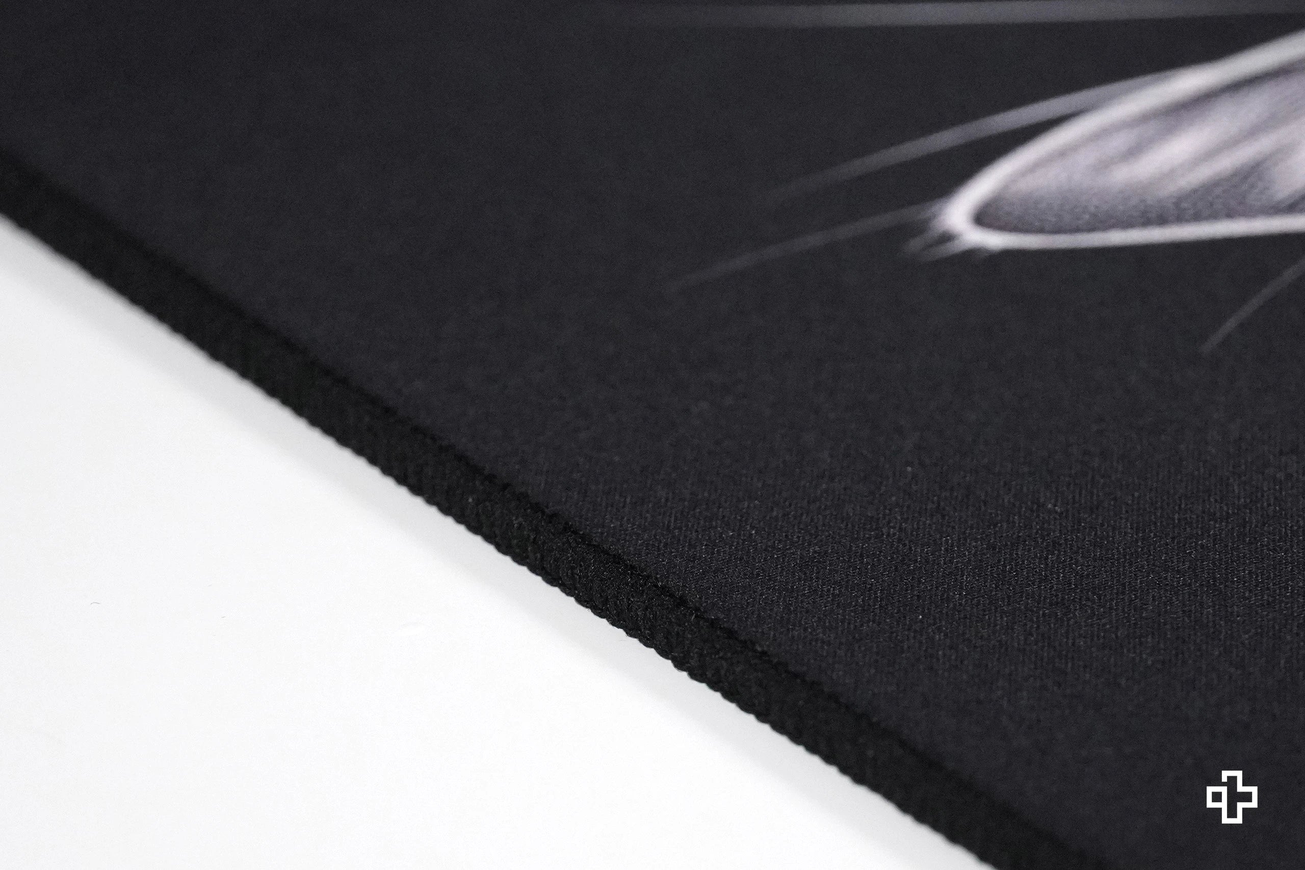 Deskmat Egéralj QwertyKey Fekete Macska 4mm szegélyezett szélek