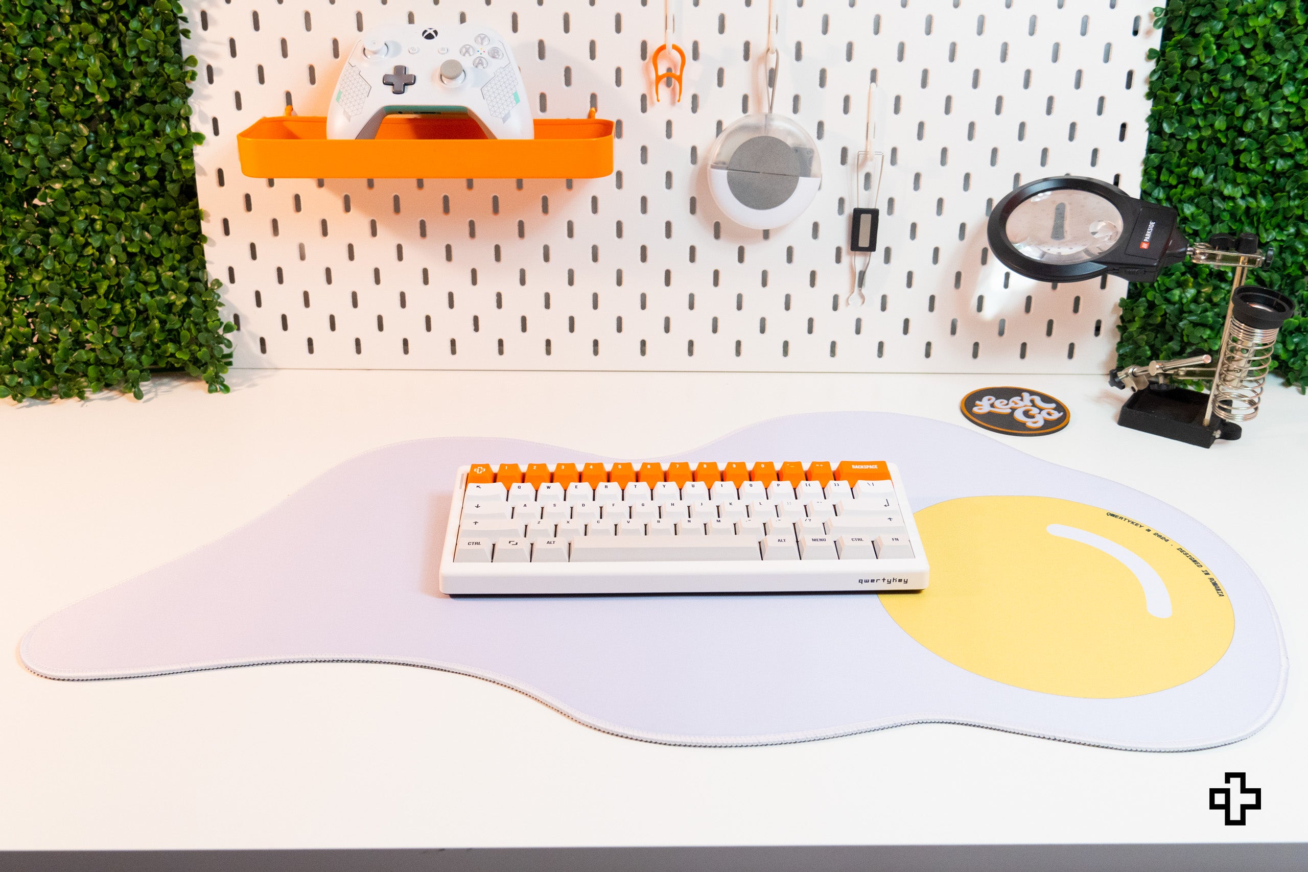 Deskmat Egérpad QwertyKey Tojás 4mm szabálytalan varrású margóval