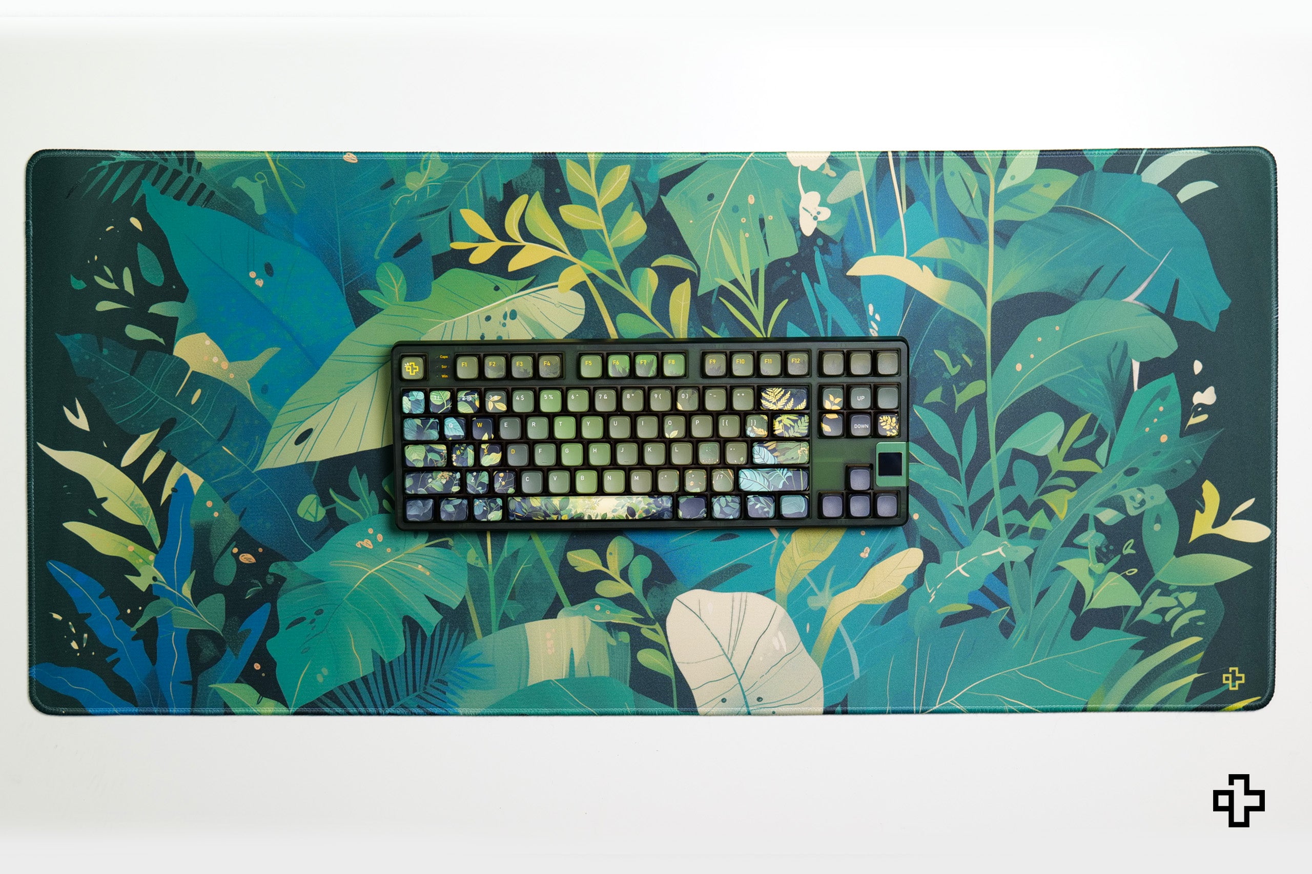Deskmat Egérpad QwertyKey Levél 4mm varrott szélek
