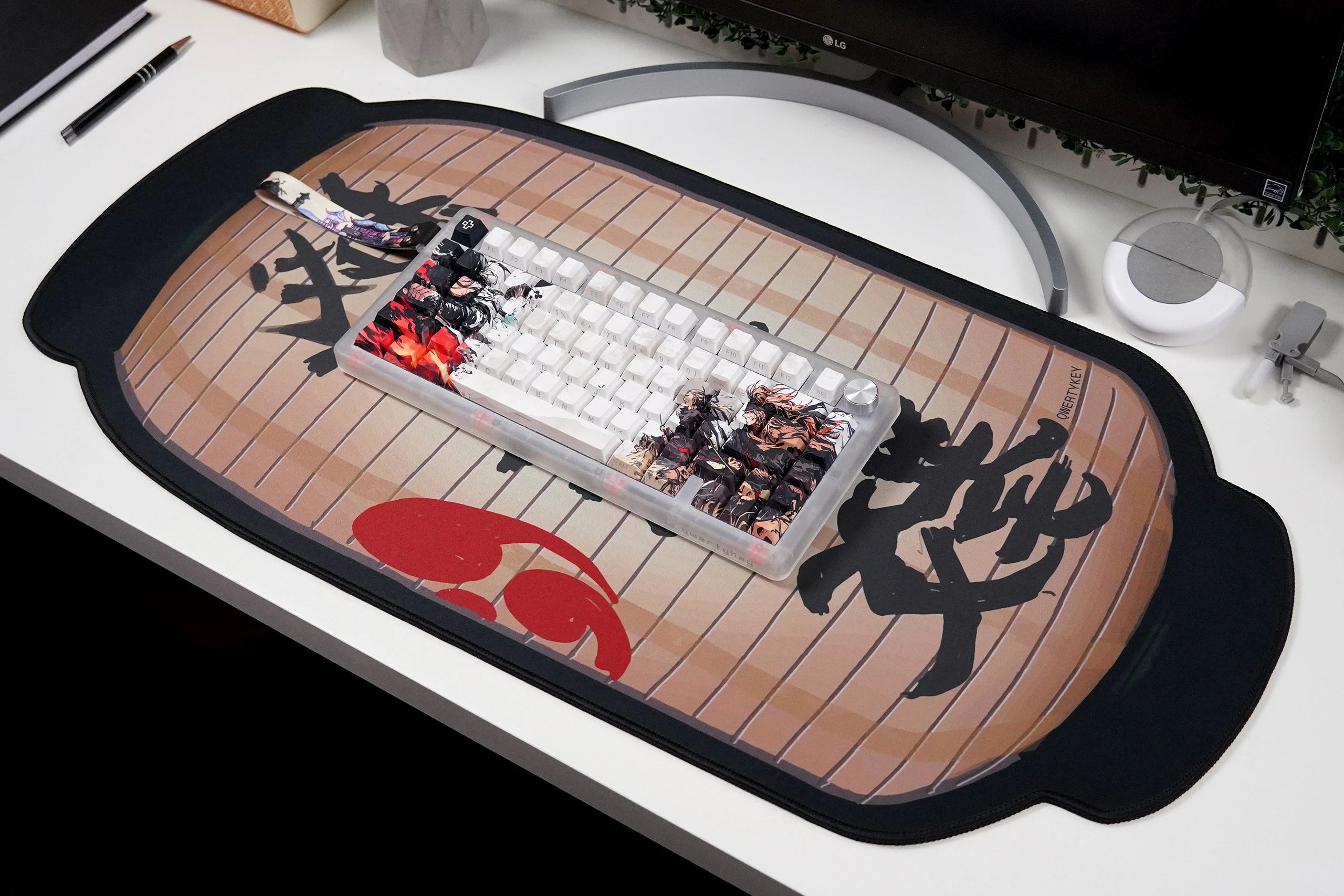 Deskmat egérpad QwertyKey Striker 4mm szegélyű varrattal