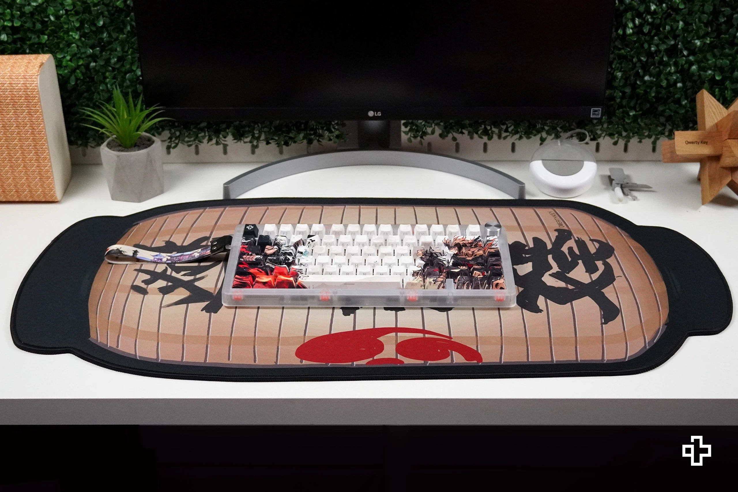 Deskmat egérpad QwertyKey Striker 4mm szegélyű varrattal