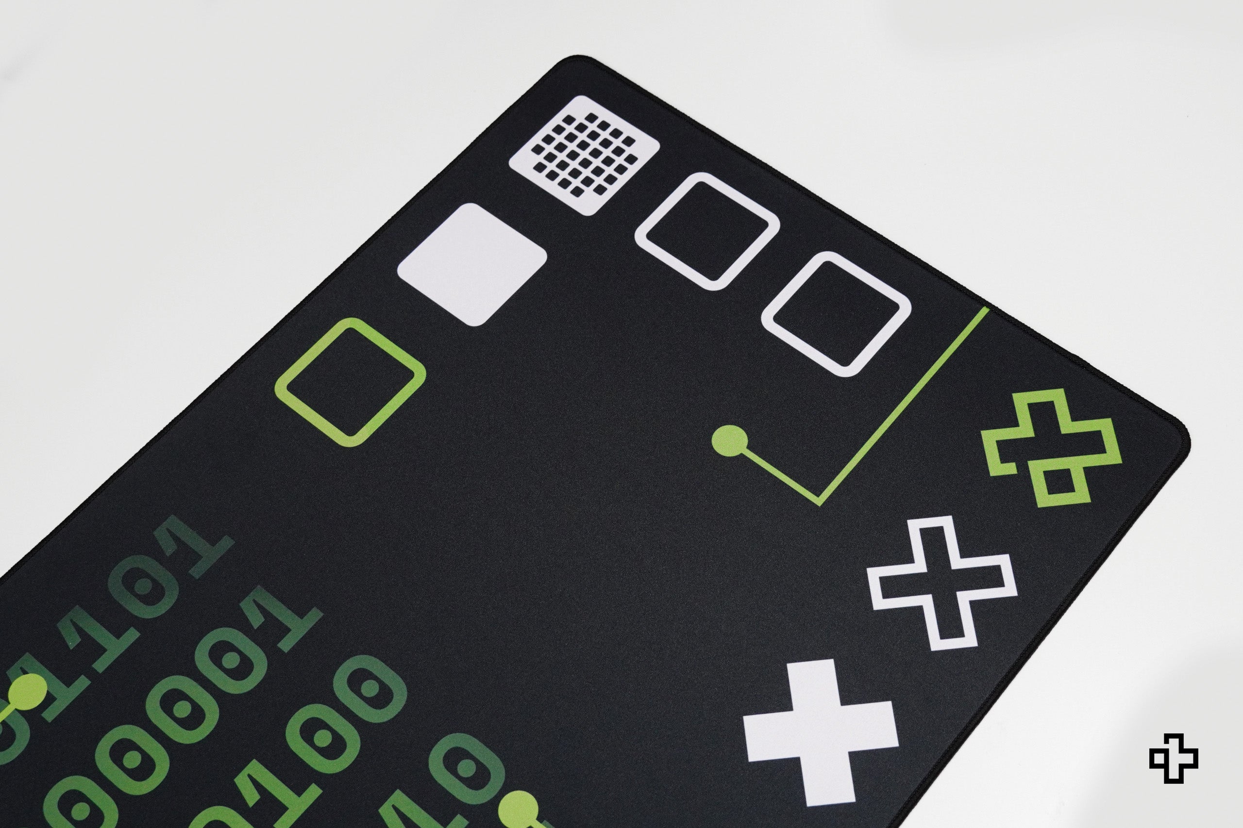 Deskmat Egérpad QwertyKey Mátrix 4mm varrott szélekkel