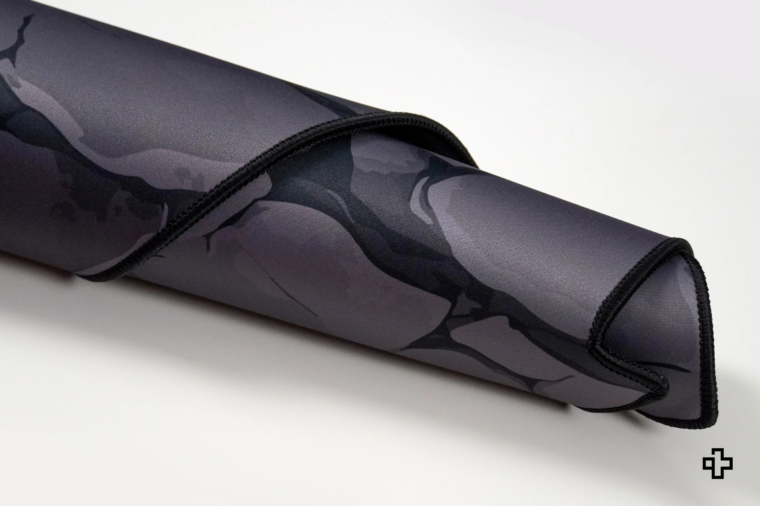 Deskmat egérpad QwertyKey Stone 4mm varrt szélek