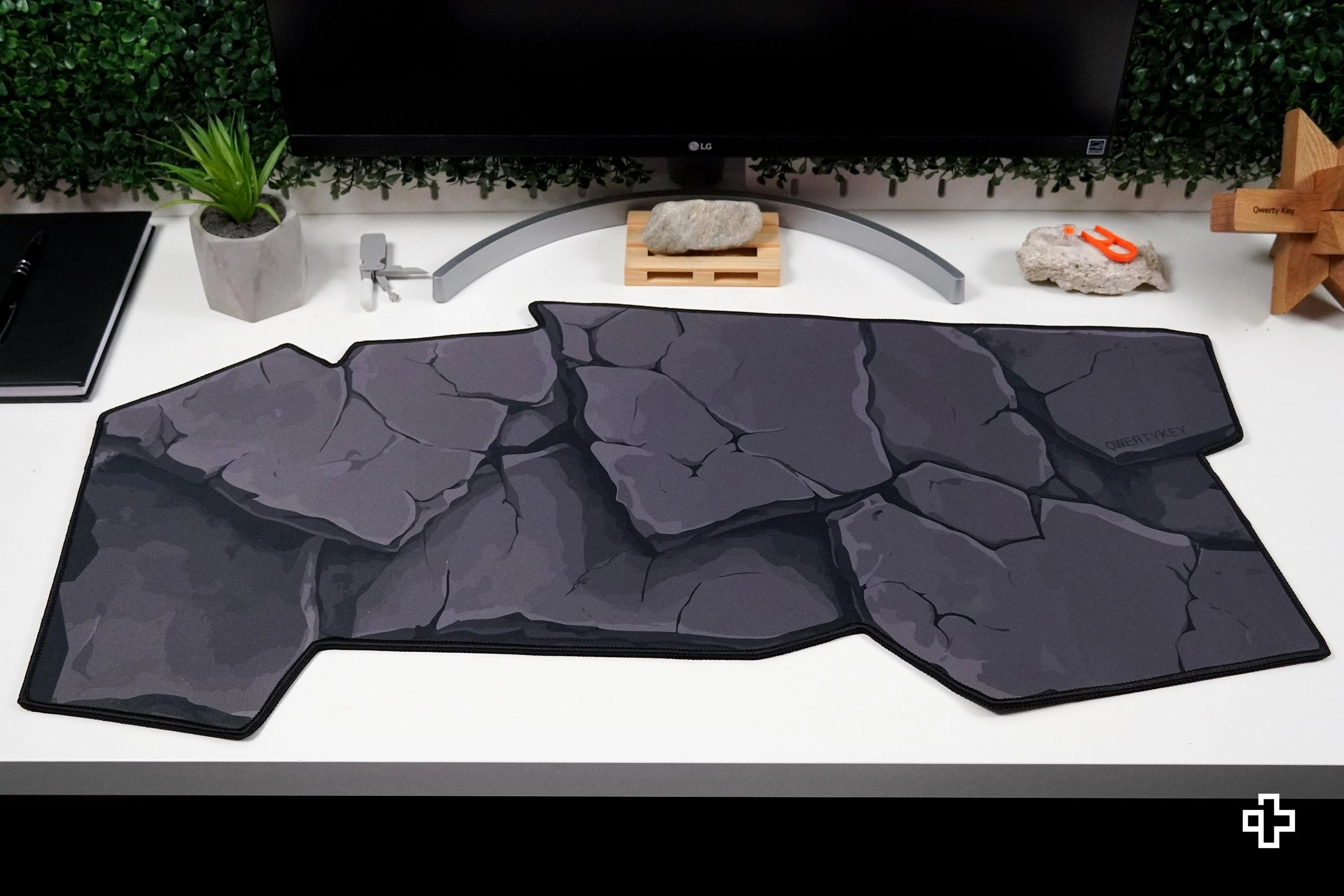 Deskmat egérpad QwertyKey Stone 4mm varrt szélek