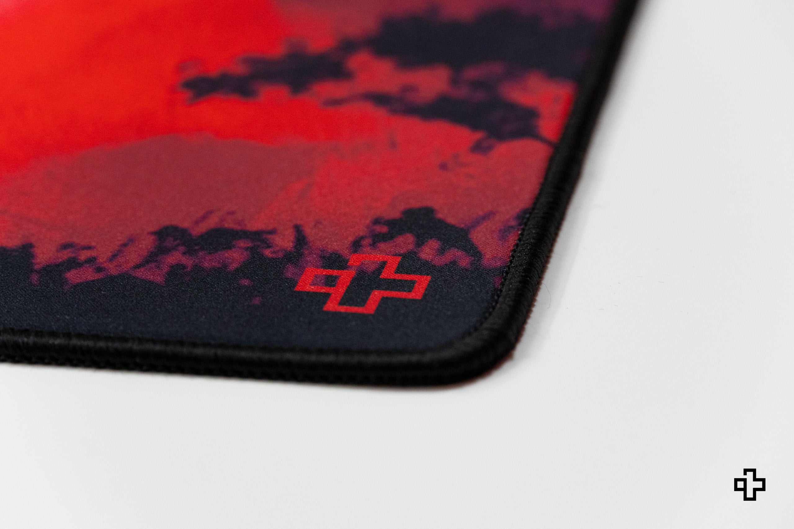 Deskmat Egérpad QwertyKey Samurai 4mm varrott szélekkel