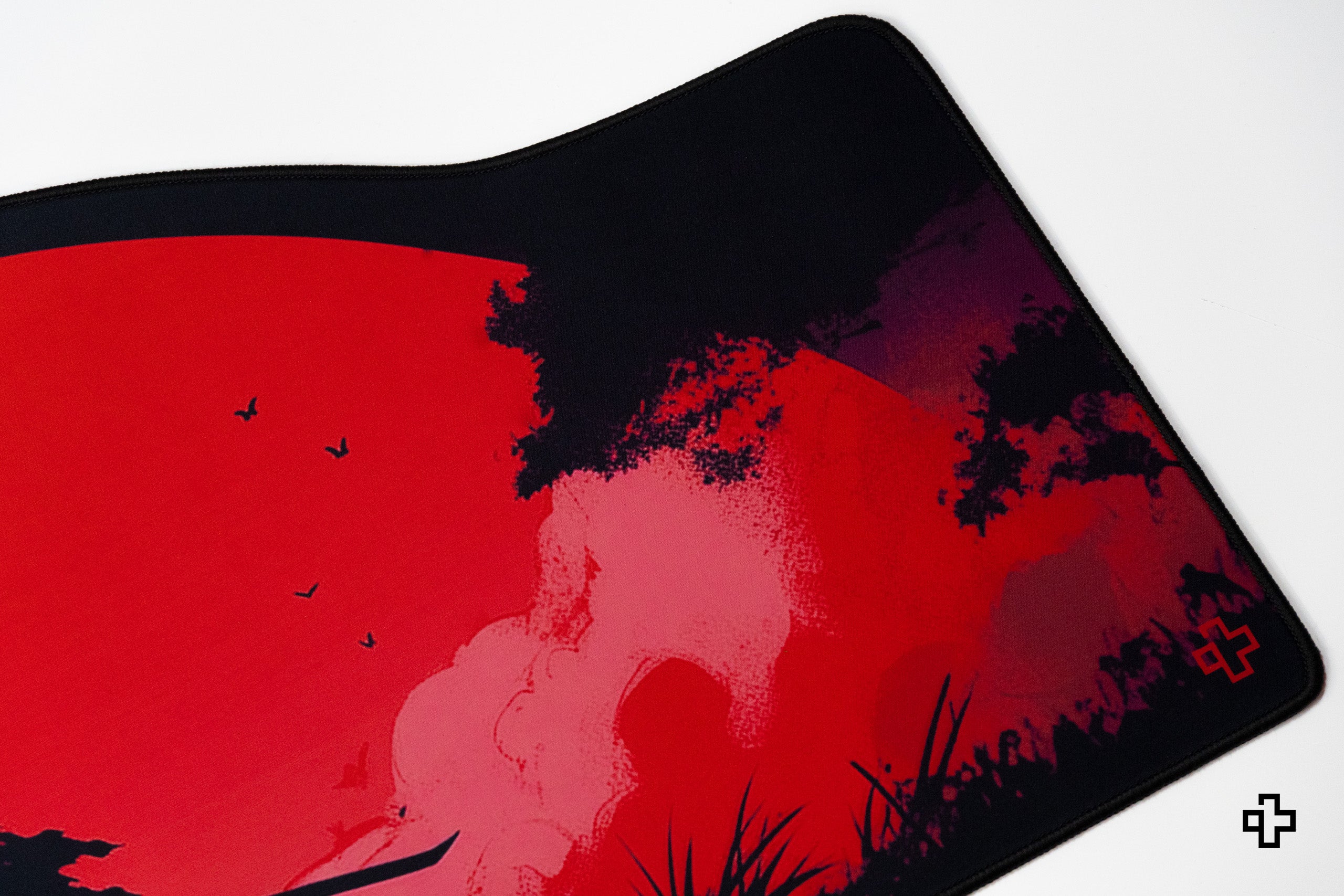 Deskmat Egérpad QwertyKey Samurai 4mm varrott szélekkel