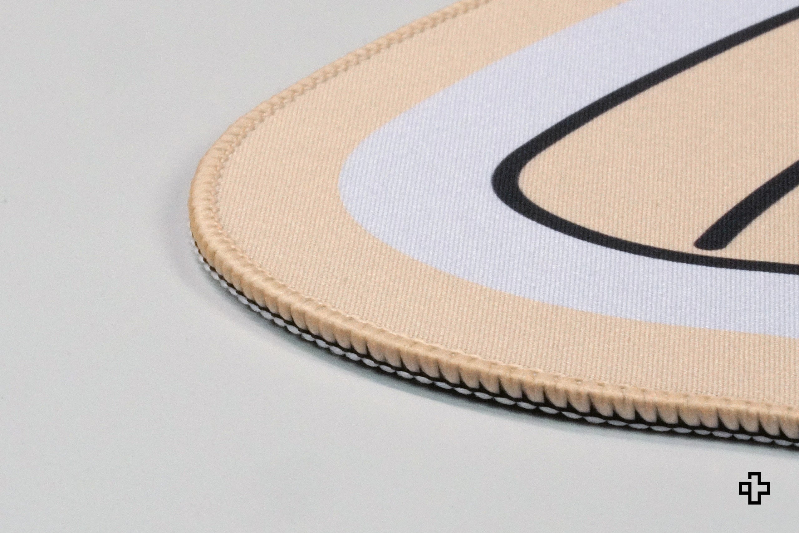 Deskmat Egérpad QwertyKey Kendama 4mm szegélyezett szélek