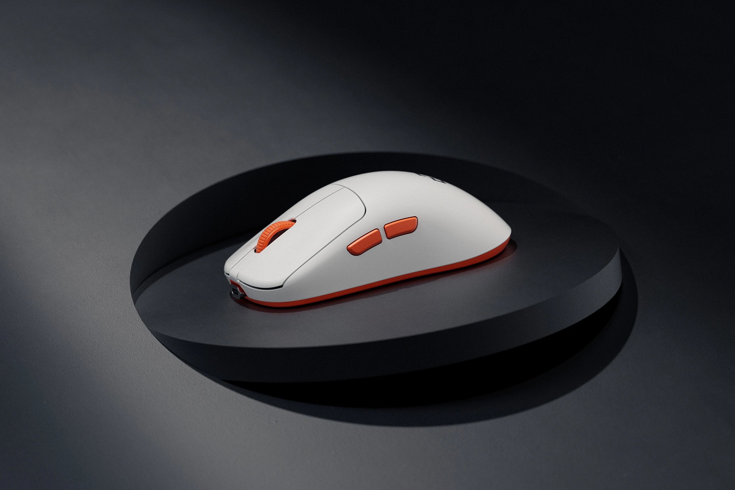 QwertyKey Falcon Alb 8K Gaming Egér, 30.000 DPI, Bluetooth vezeték nélküli Trio mód, Pixart 3950