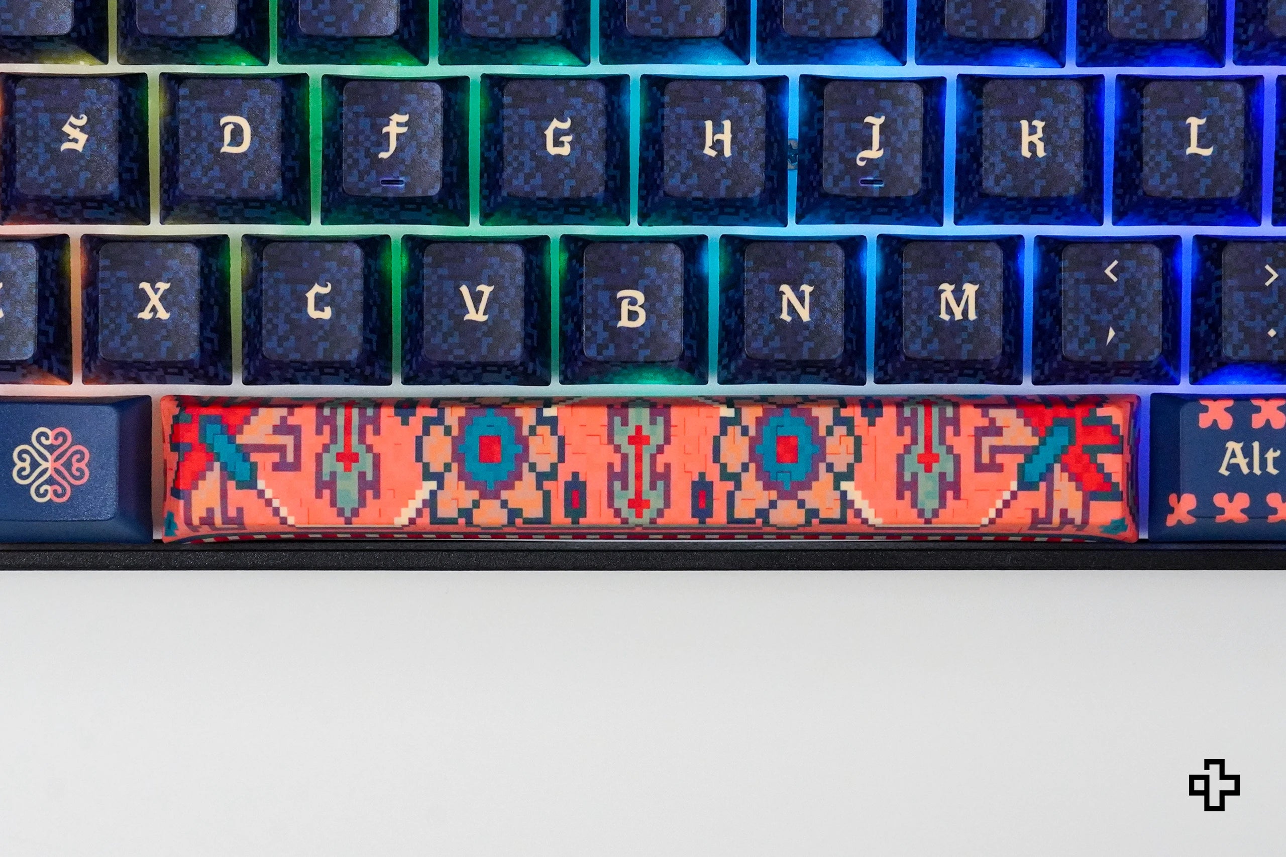 QwertyKey Balkáni Hotswap RGB Mechanikus Játékbillentyűzet