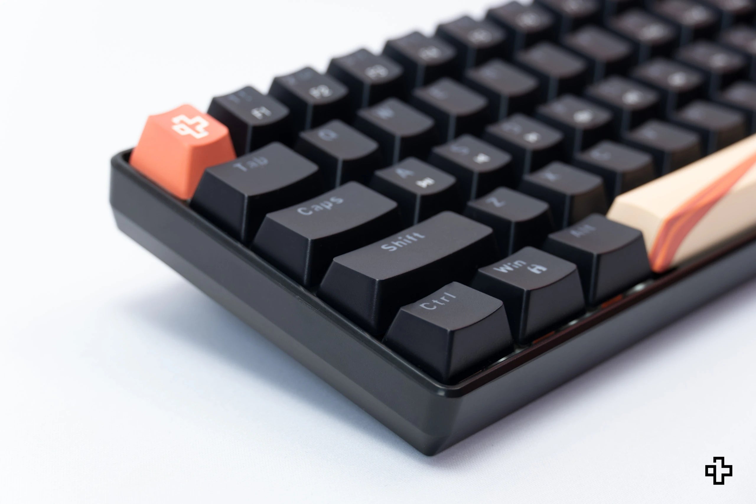 QwertyKey Rice V3 Neagra Hotswap RGB Szoftveres Mechanikus Játékbillentyűzet