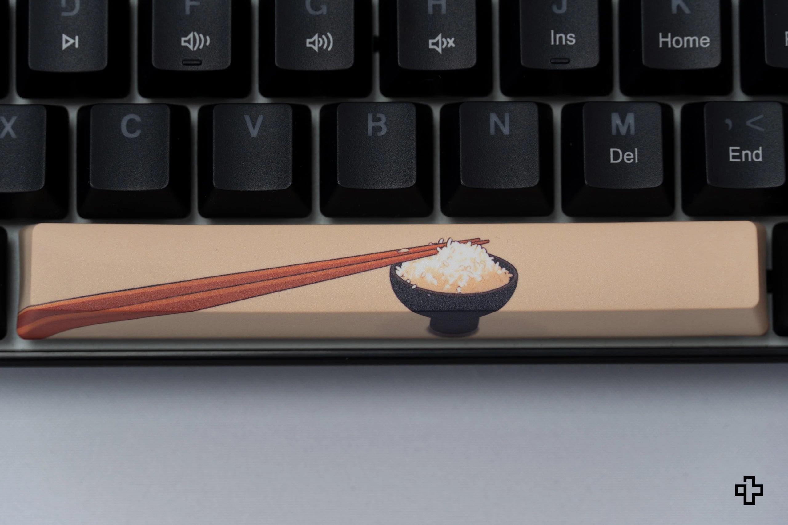 QwertyKey Rice V3 Neagra Hotswap RGB Szoftveres Mechanikus Játékbillentyűzet