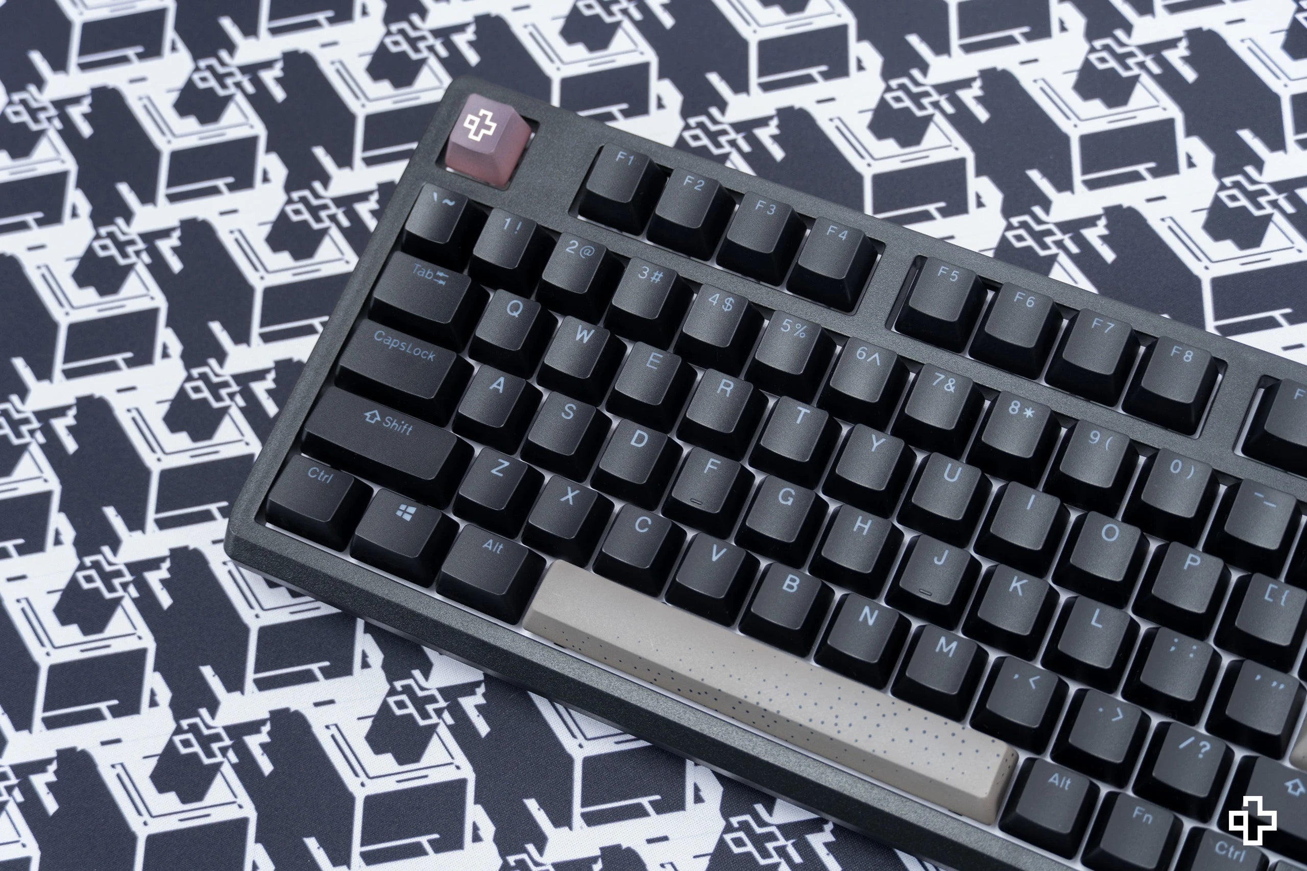 QwertyKey Pepper V2 RGB Hotswap Szoftver Mechanikus Játékbillentyűzet Hotswap