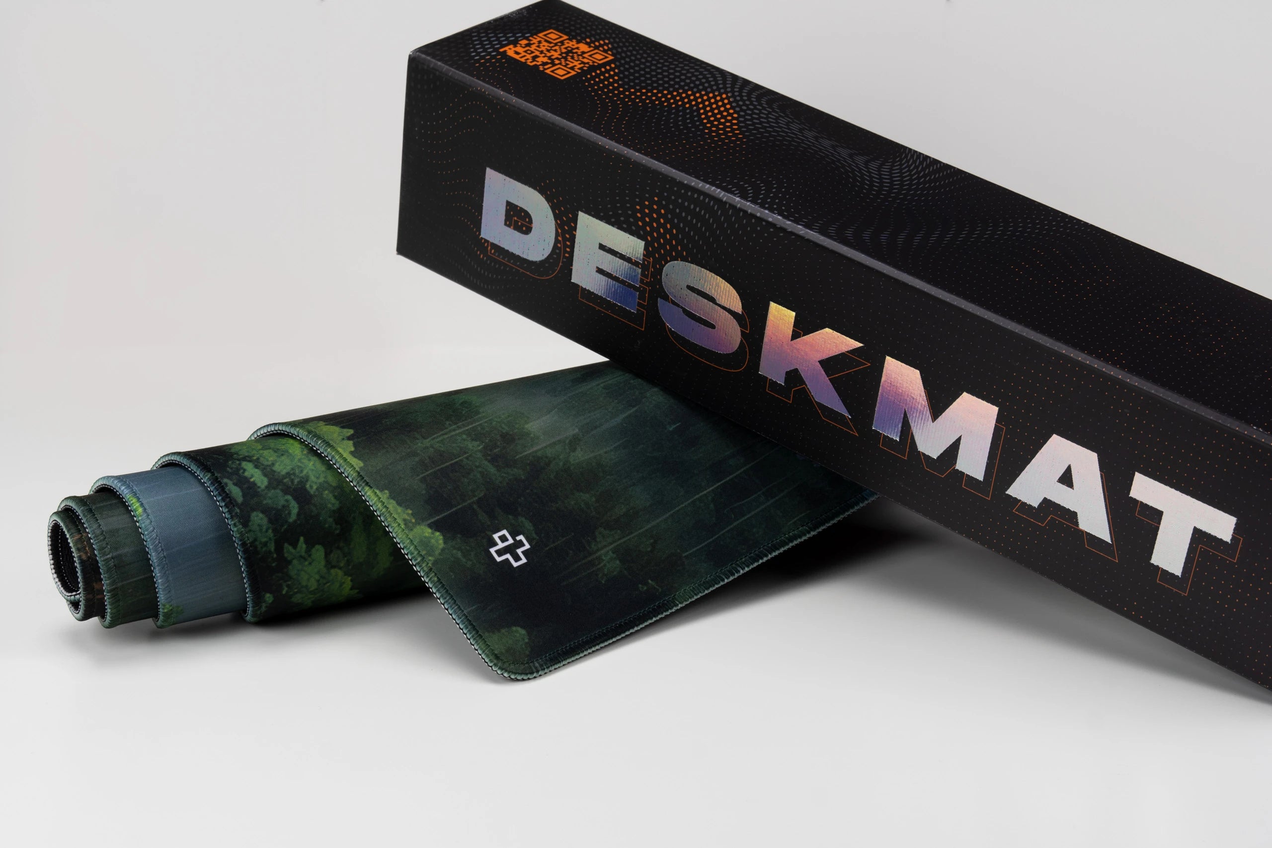 Deskmat Egérpad QwertyKey Forest 4mm varrott szélekkel