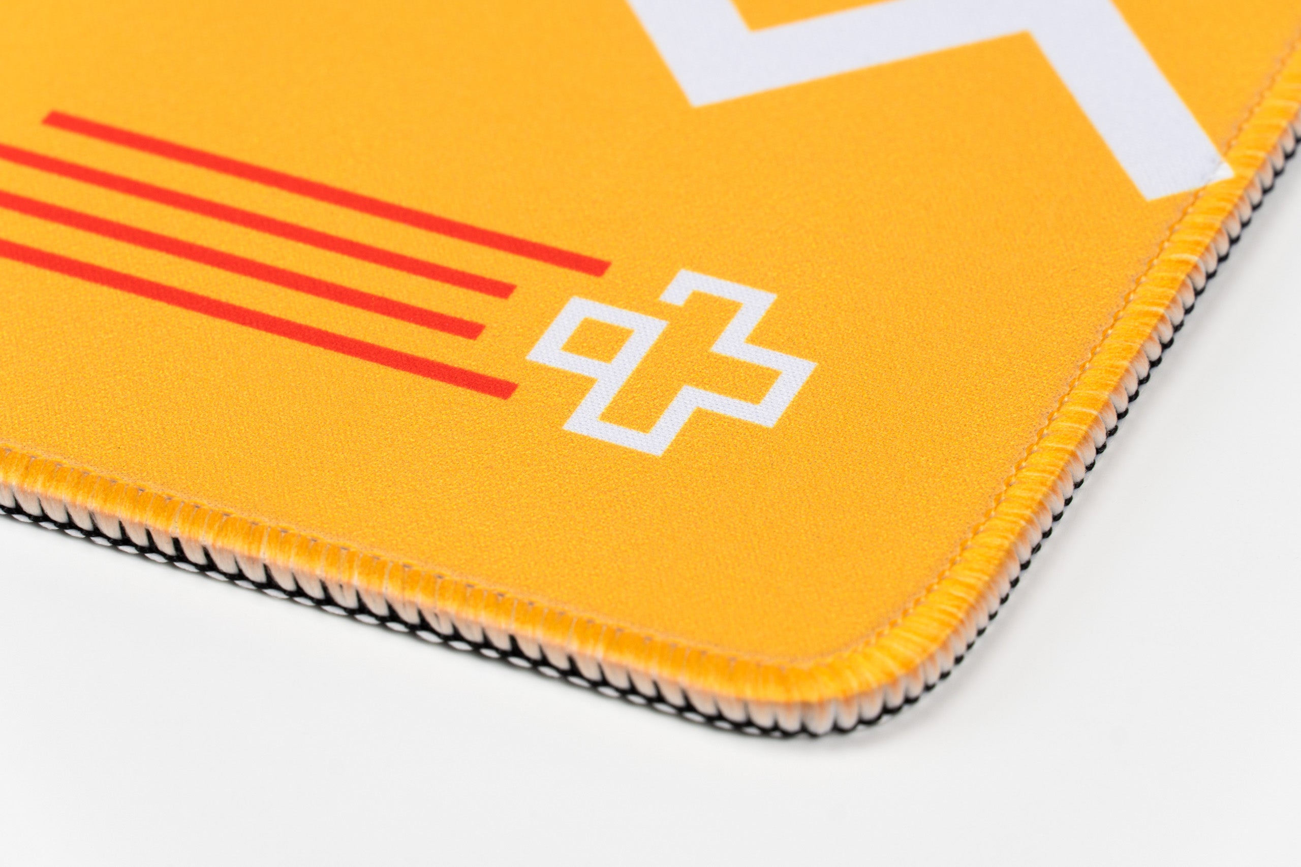 Deskmat Egérpad QwertyKey Metrikus 4mm varrott szélek