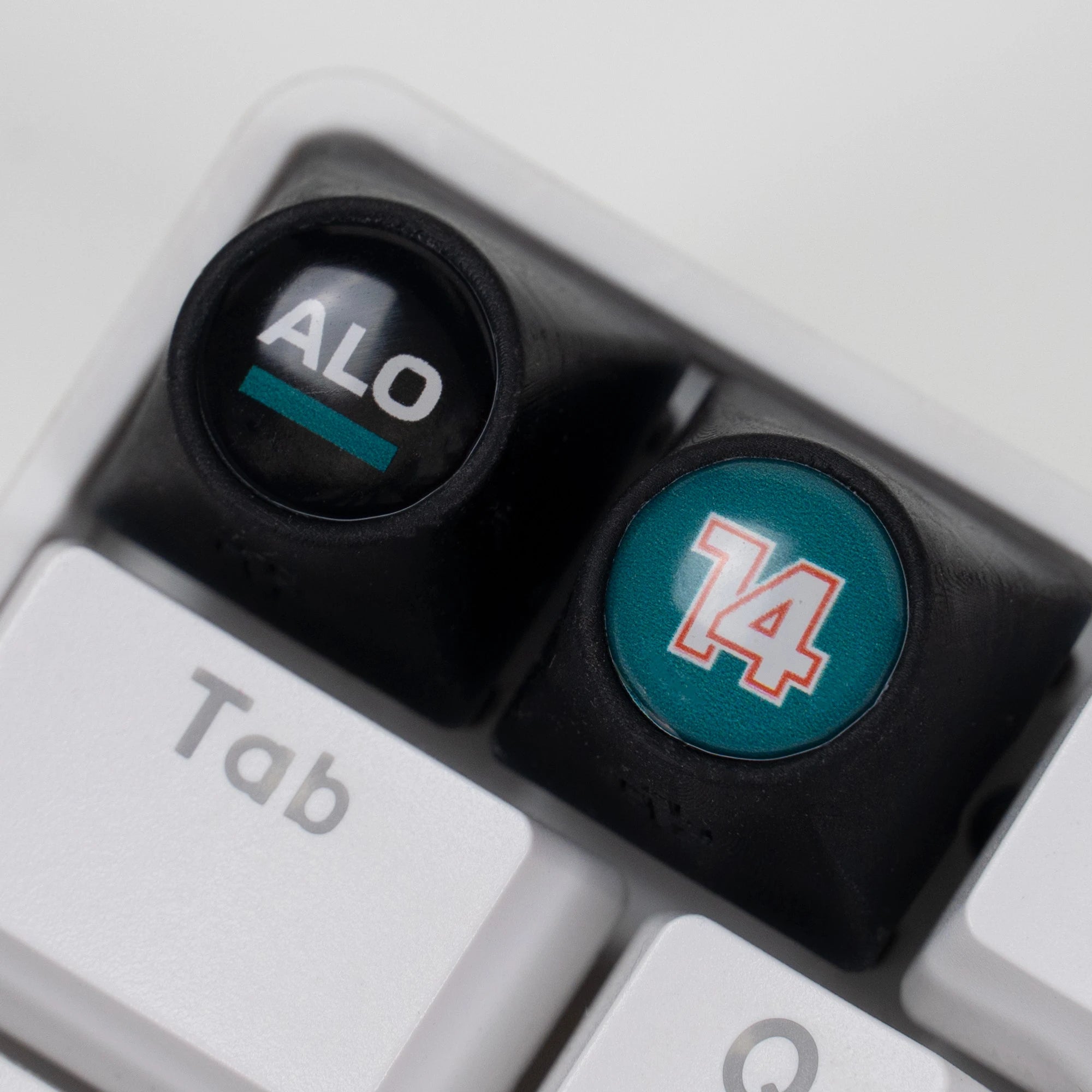 Artisan F1 - ALO + NR. 14