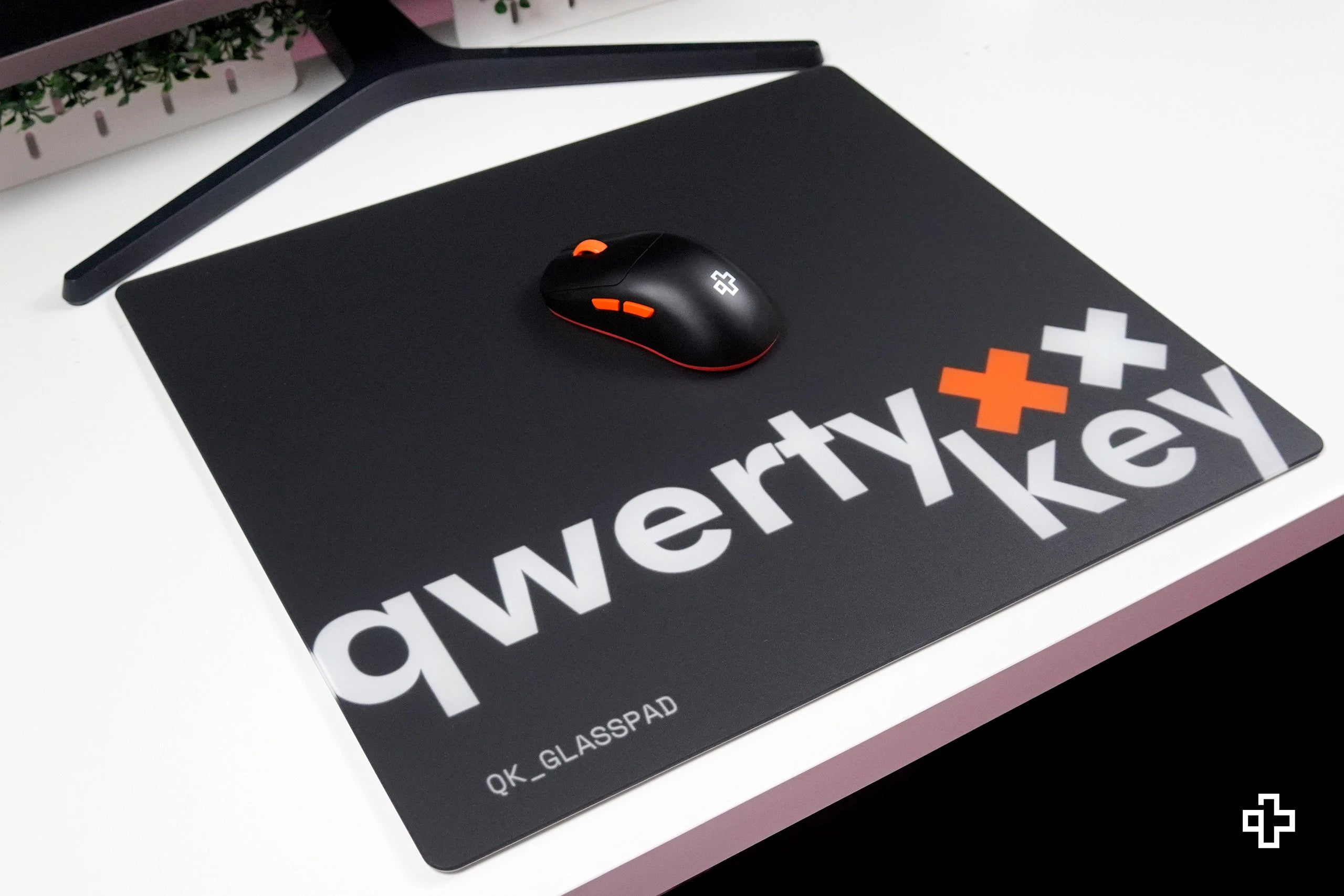 Játékegérpad QwertyKey Esports Üveg 3.2mm Csúszásgátló TPU