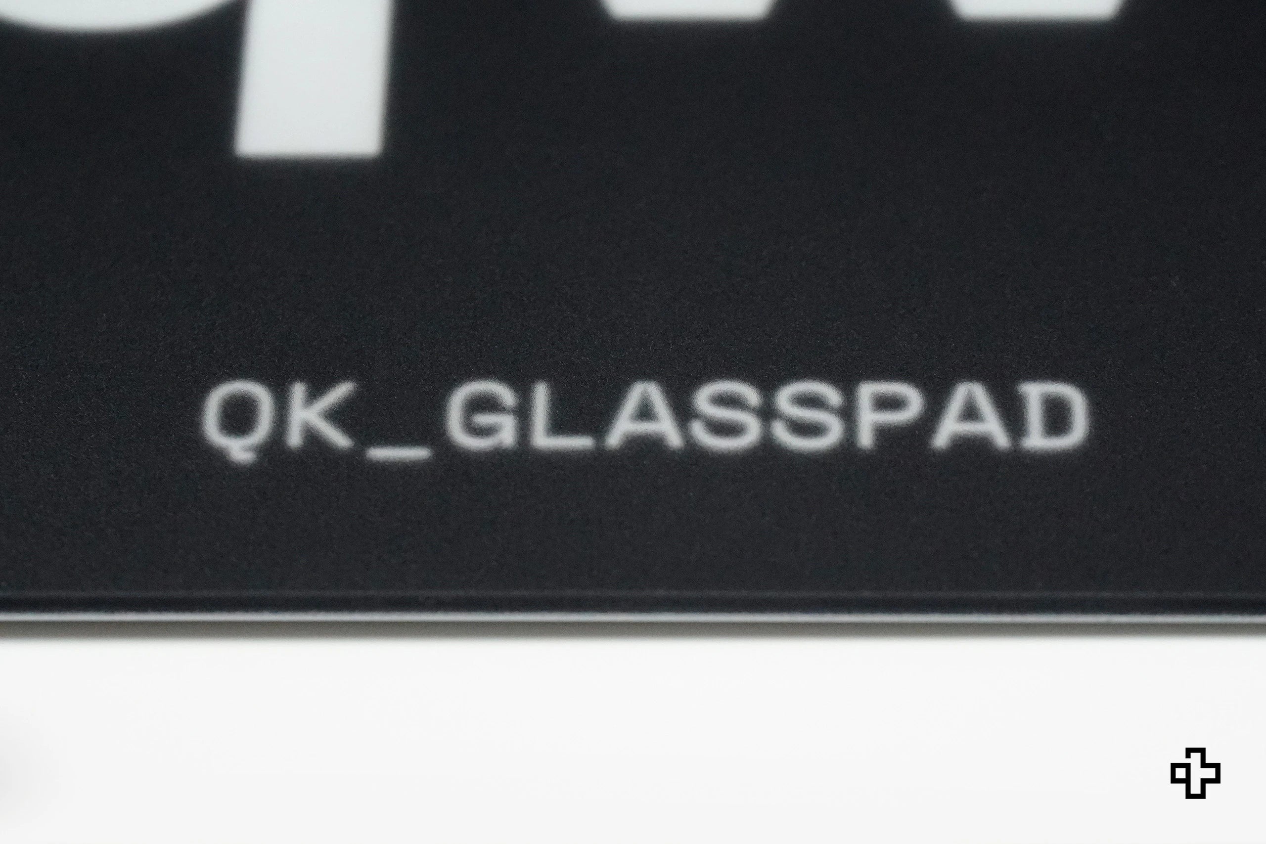 Játékegérpad QwertyKey Esports Üveg 3.2mm Csúszásgátló TPU