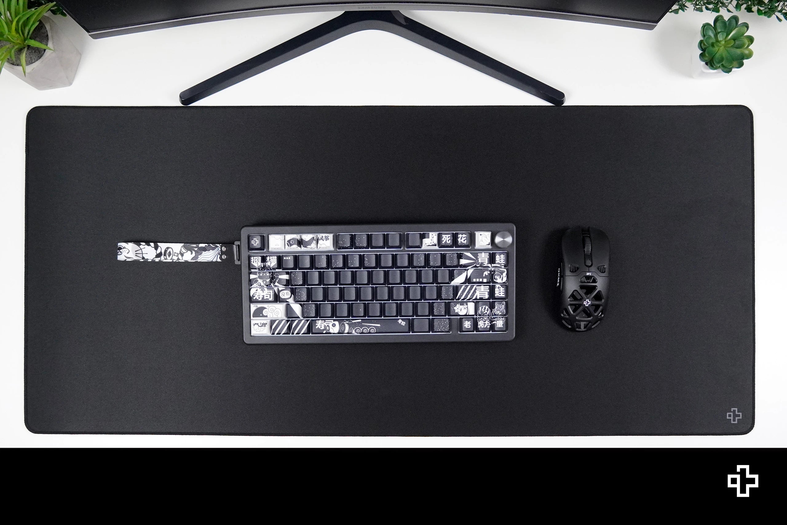 Deskmat Egérpad QwertyKey Fekete Klasszikus Egyszerű 4mm szegélyezett
