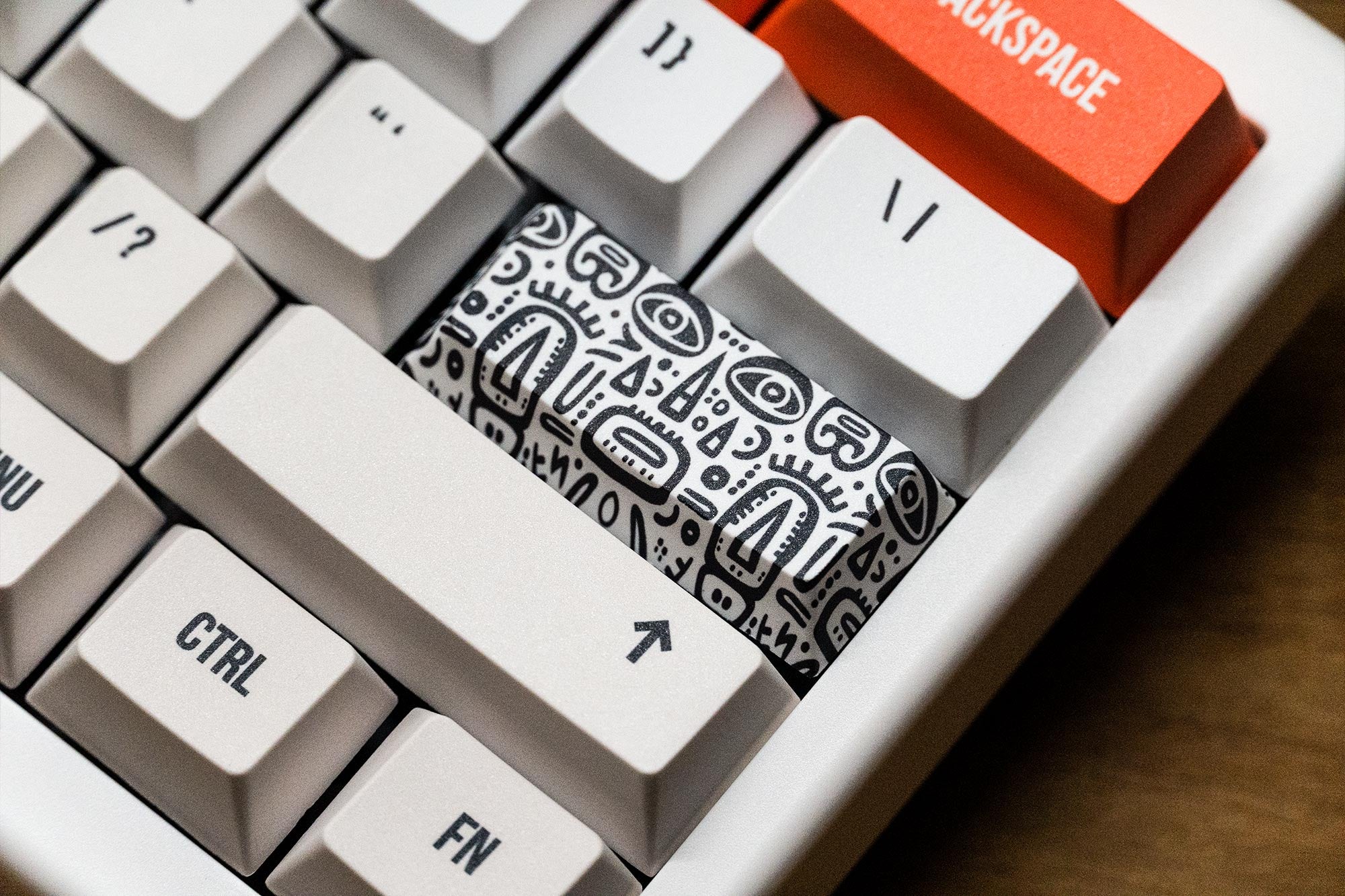 QwertyKey61 PRO Alba Hotswap RGB VIA Gasket Mounted Mechanikus Játékbillentyűzet