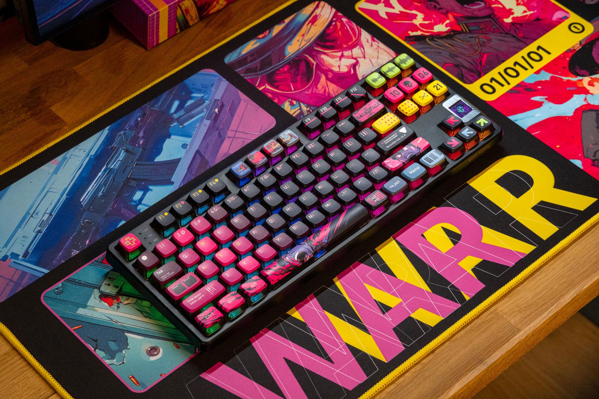 Deskmat Egérpad QwertyKey Háború 4mm varrott szélek
