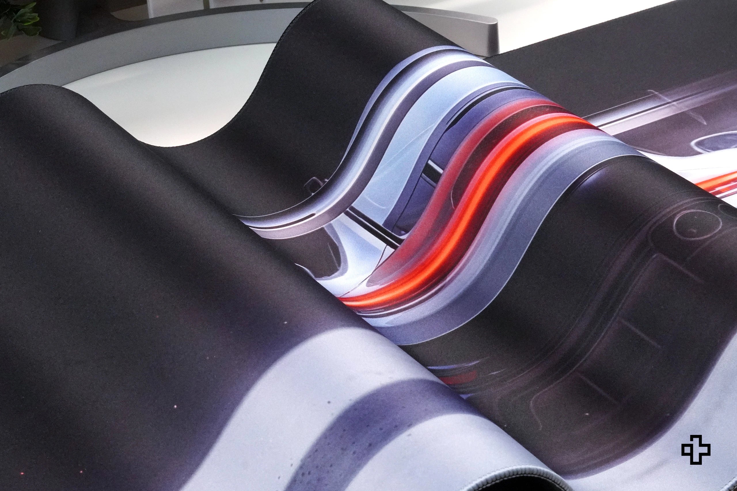 Deskmat Egérpad QwertyKey Autó GT 4mm szegélyezett szélek