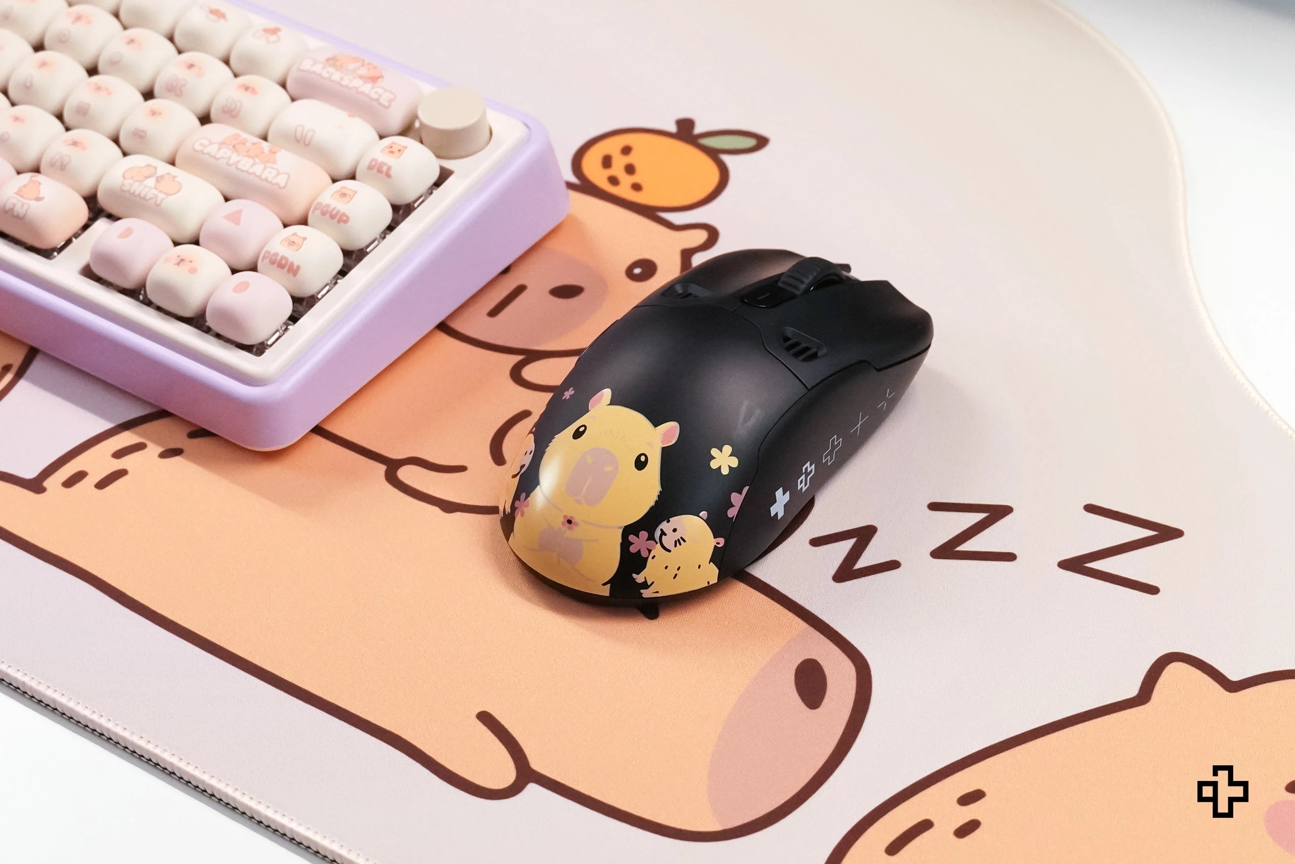 QKM1 Kapibara Fekete Egérfedél