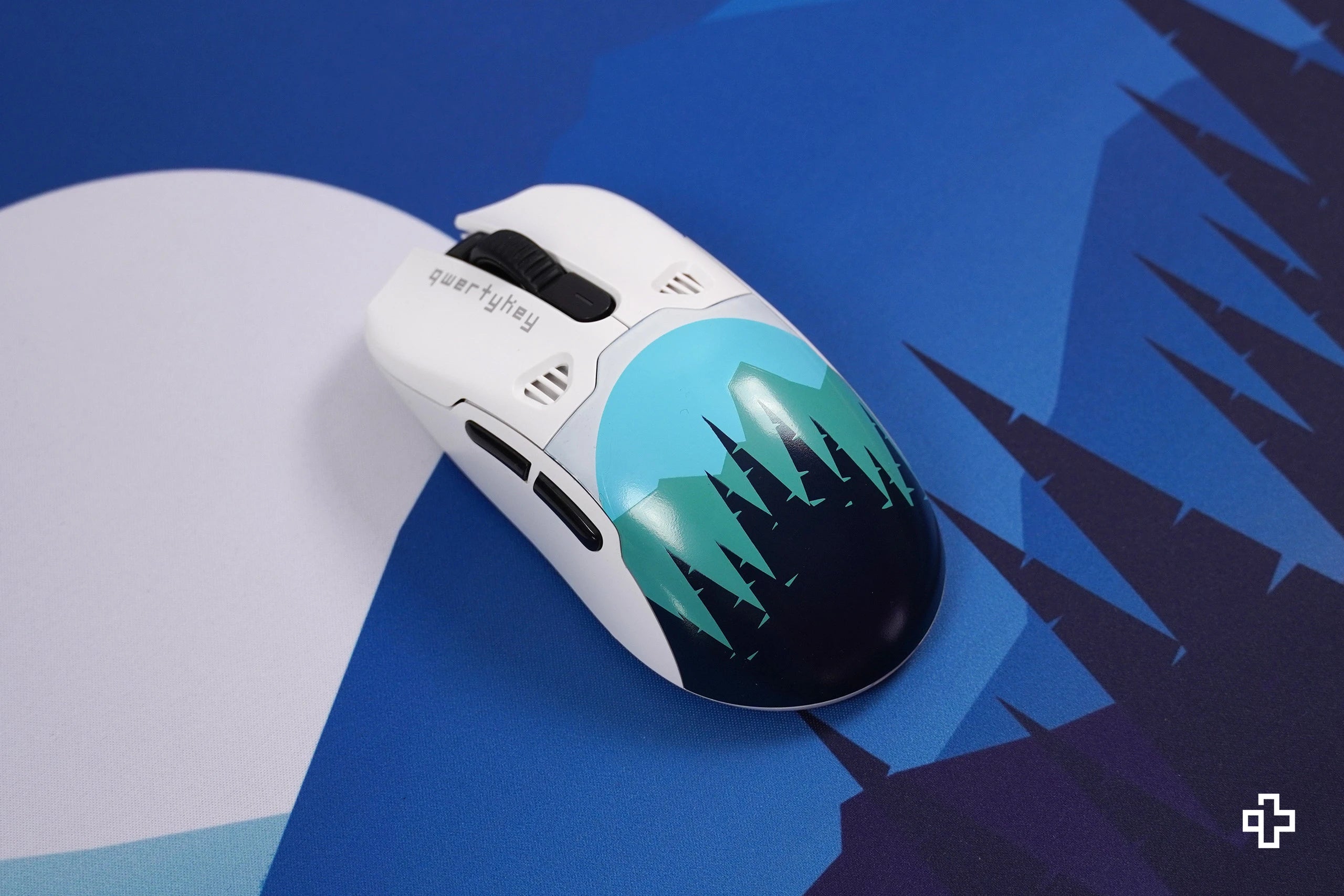 Cover Mouse QKM1 Kárpáti Fehér