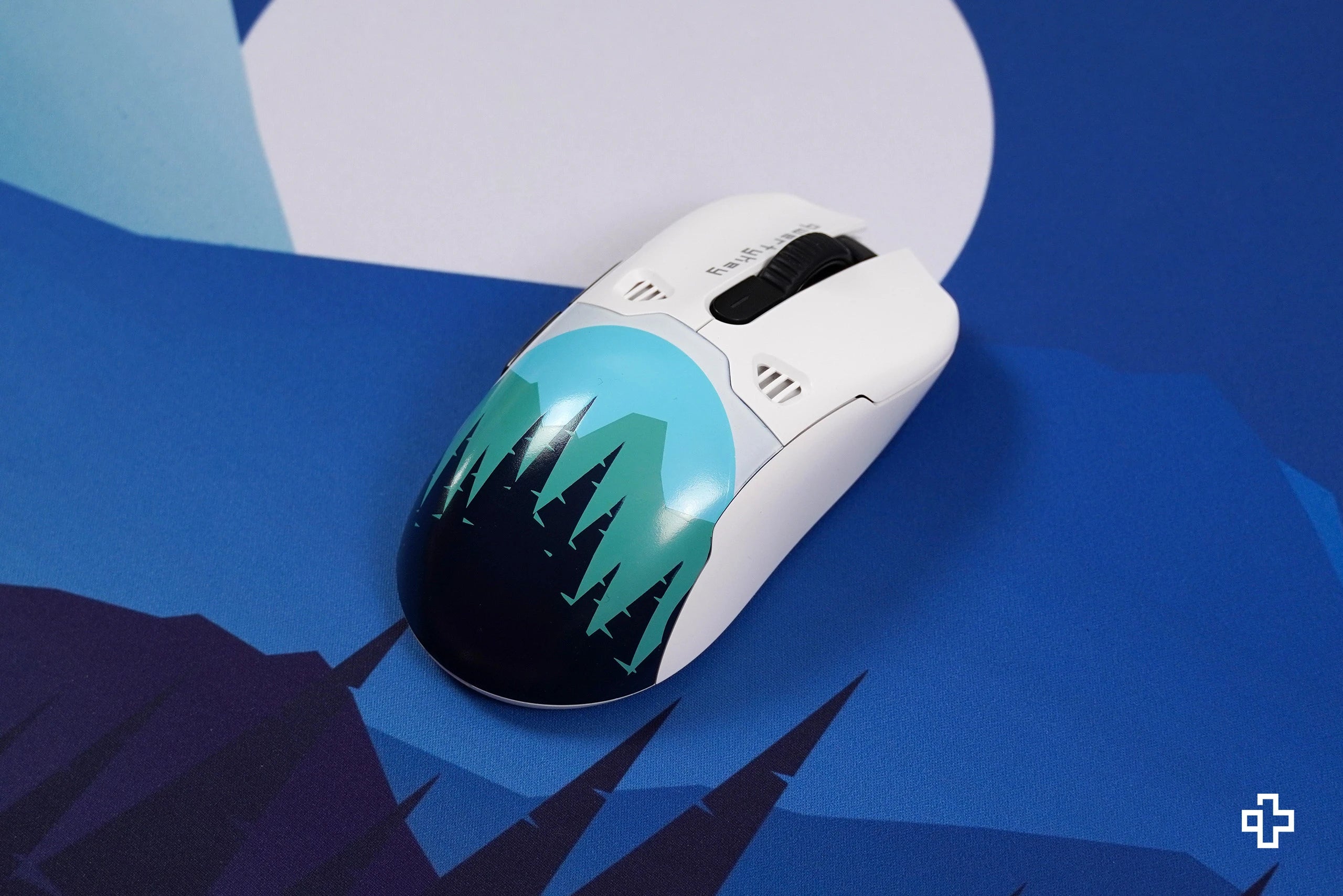 Cover Mouse QKM1 Kárpáti Fehér