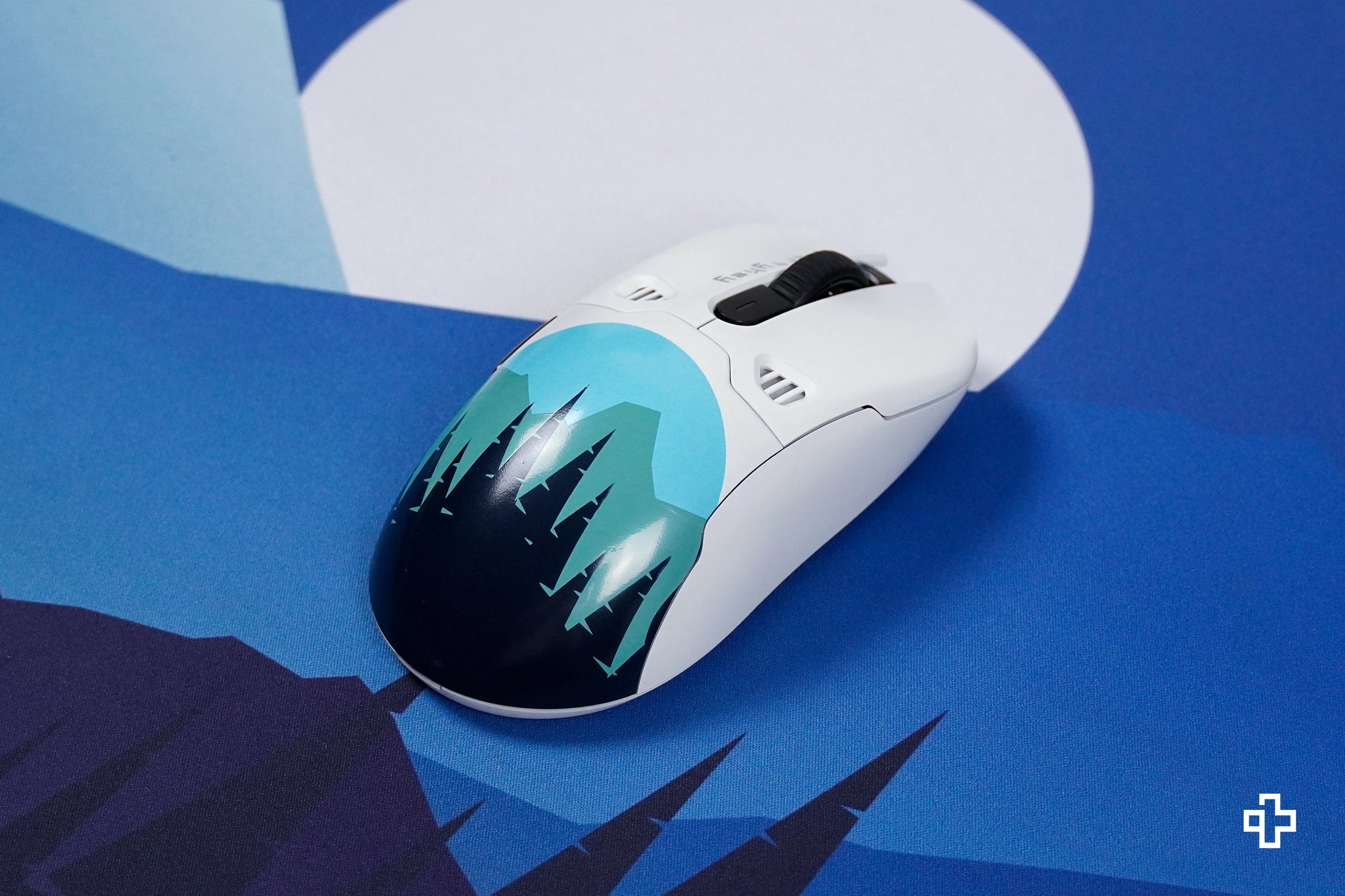 Cover Mouse QKM1 Kárpáti Fehér