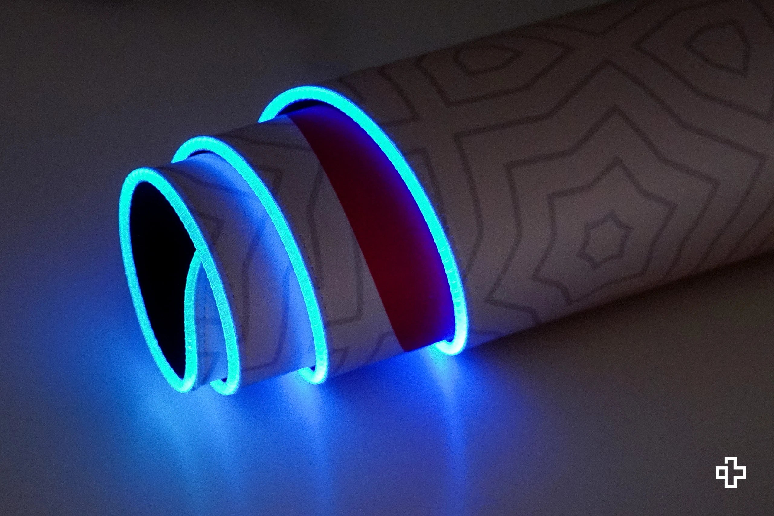 Deskmat Egéralátét QwertyKey Sharingan Szem RGB 4mm varrt szélek