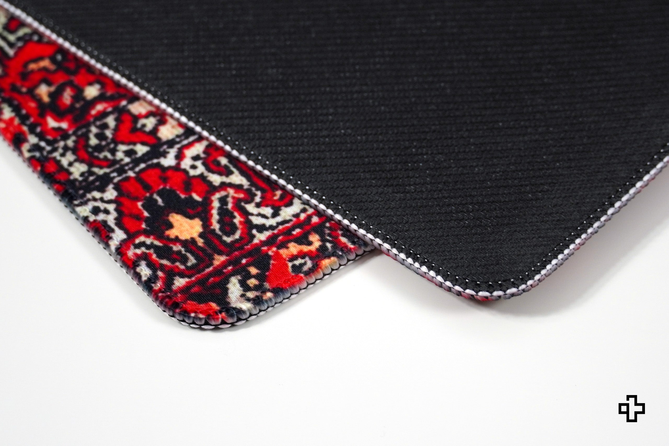 Deskmat Egérpad QwertyKey Balkáni 4mm varrott szélekkel
