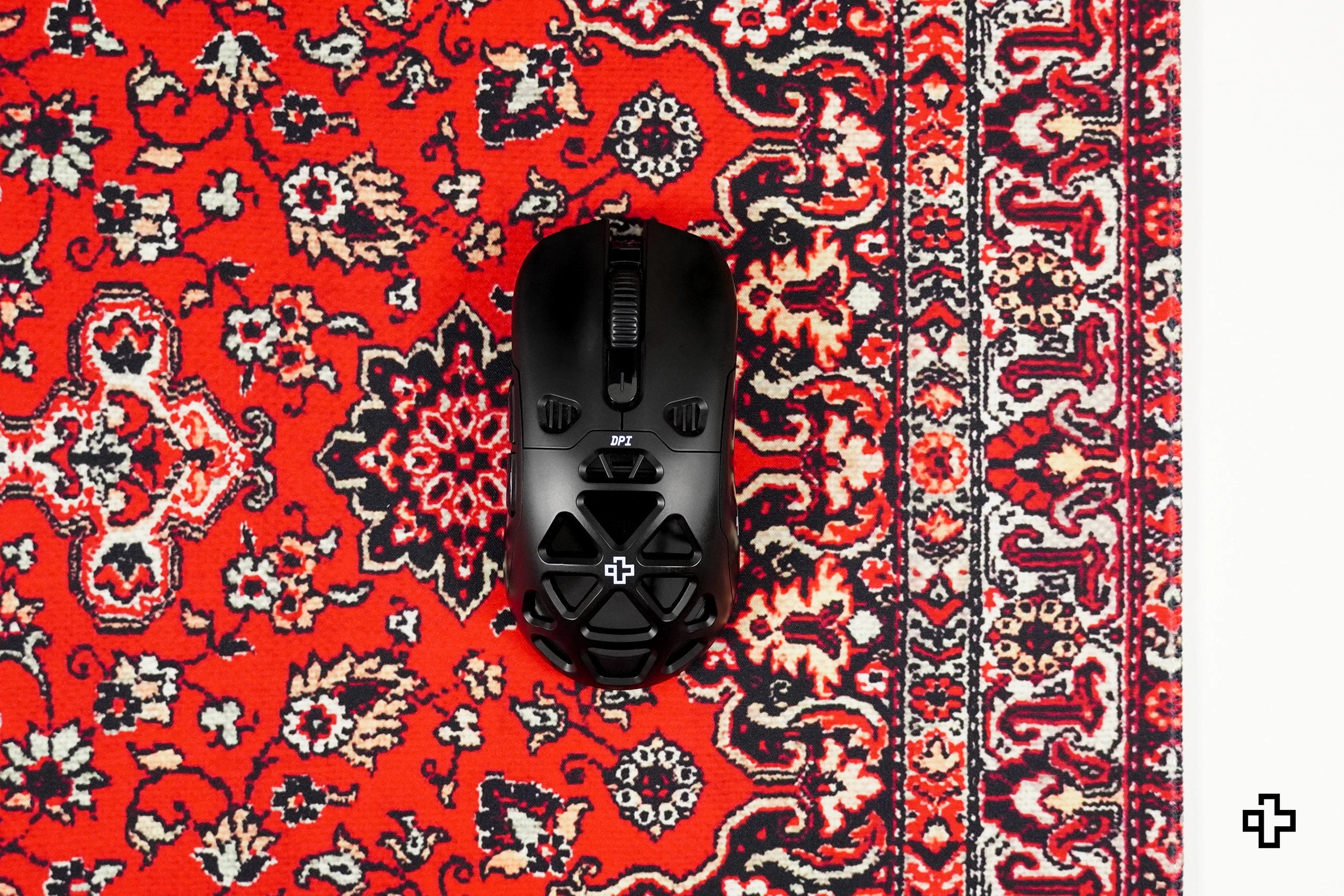 Deskmat Egérpad QwertyKey Balkáni 4mm varrott szélekkel