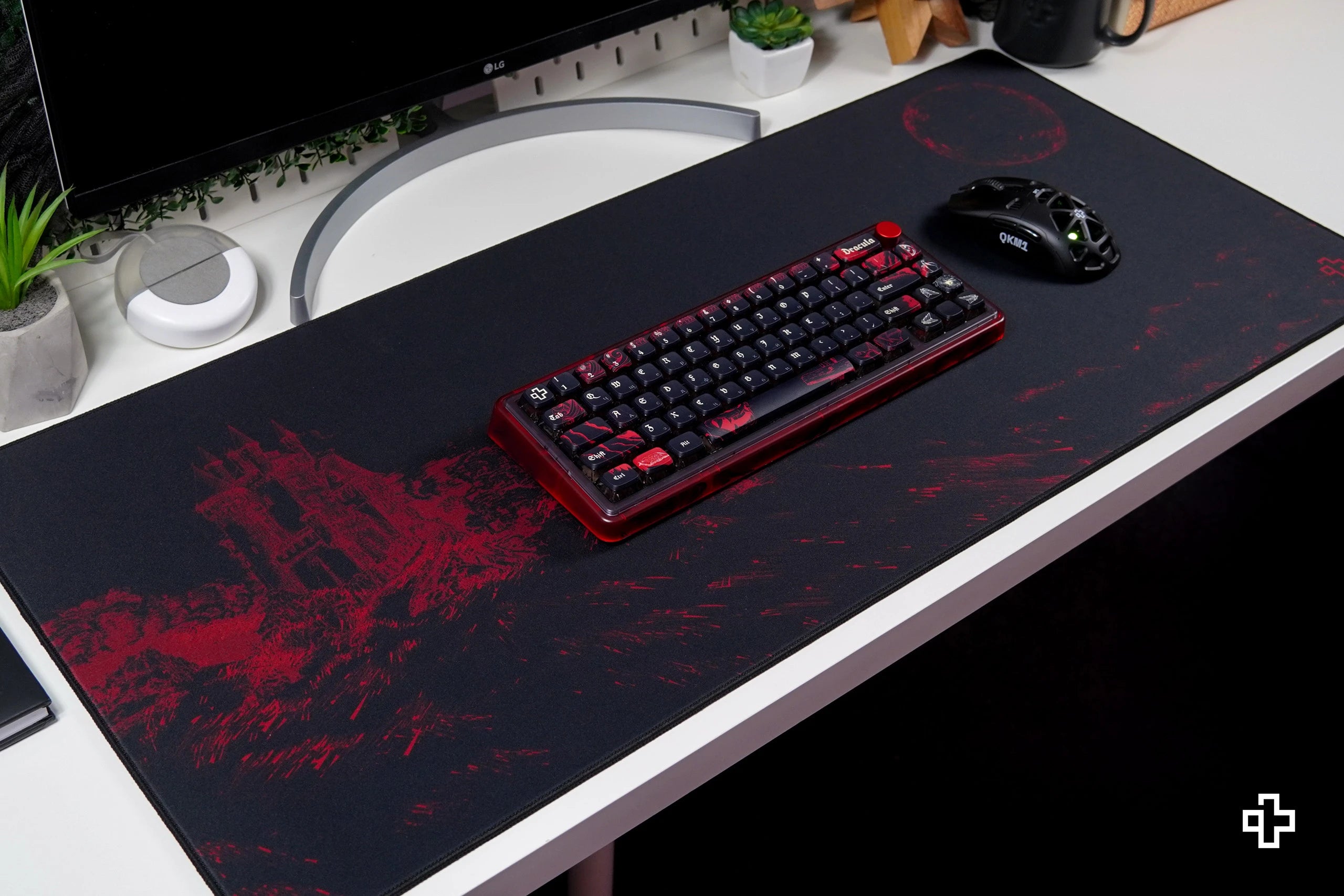 Deskmat Egérpad QwertyKey Dracula 4mm varrott szélekkel
