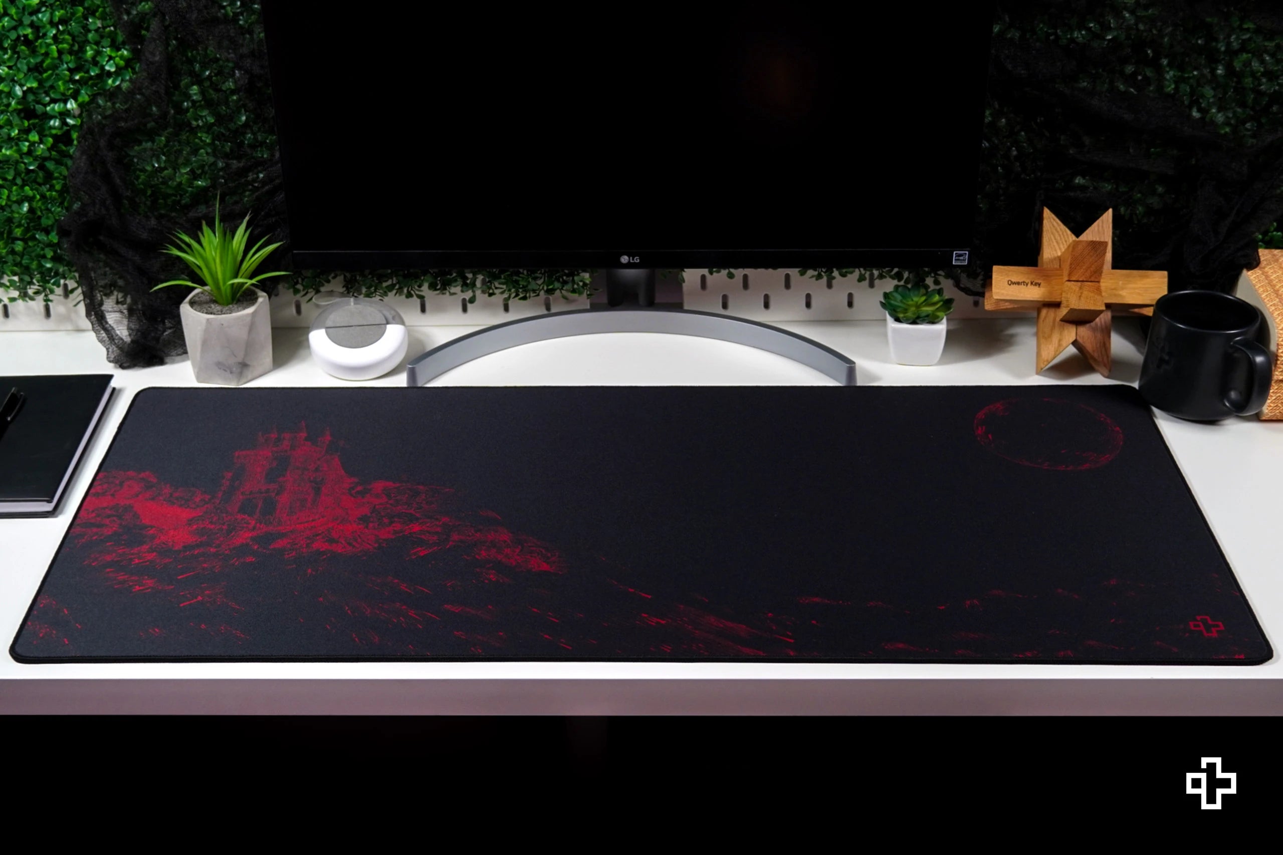 Deskmat Egérpad QwertyKey Dracula 4mm varrott szélekkel