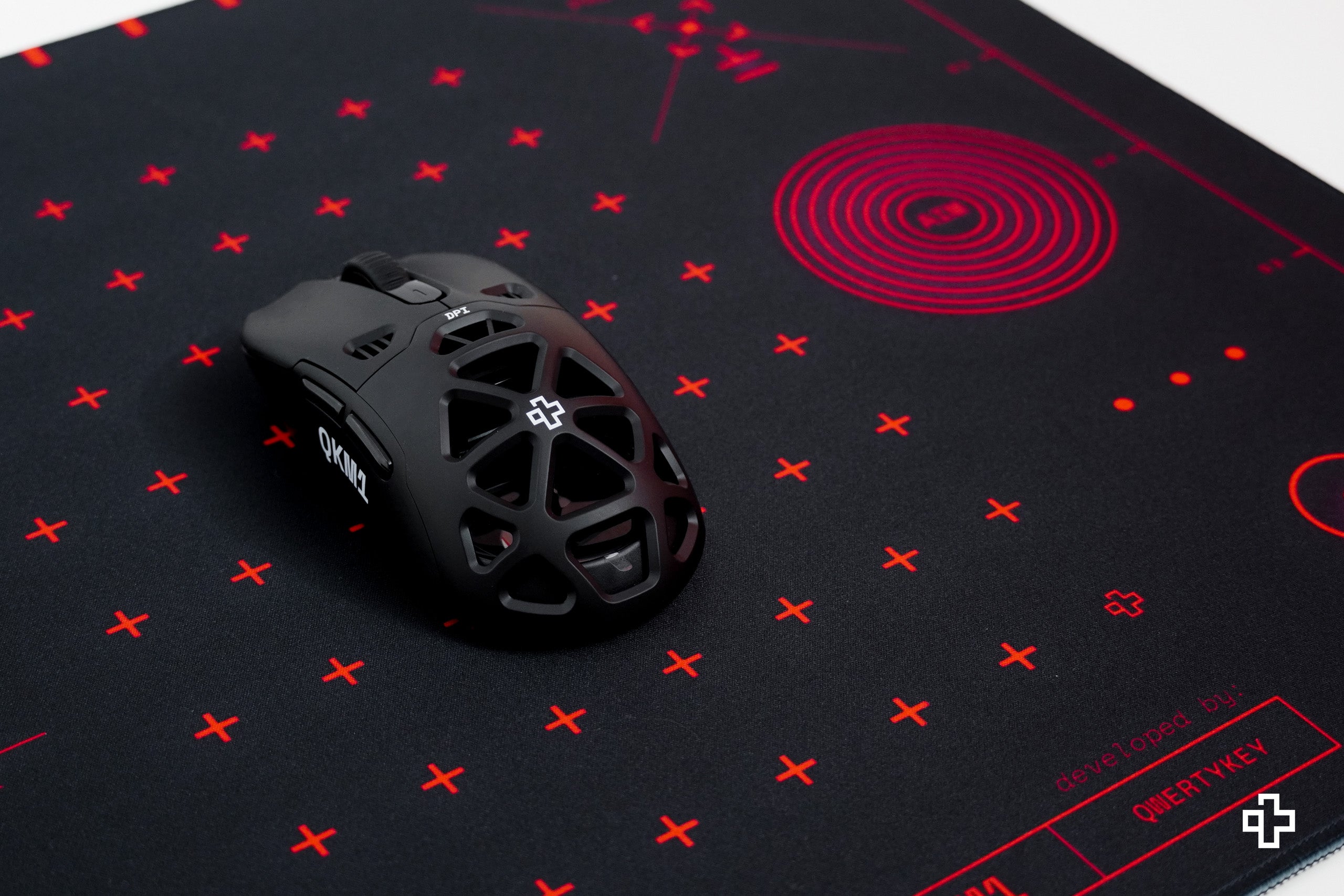 Mousepad QwertyKey QKM1 4mm varrott szélek gaming